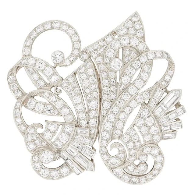 Late Deco 17ct Diamond Double Clip Brooch, c.1940s