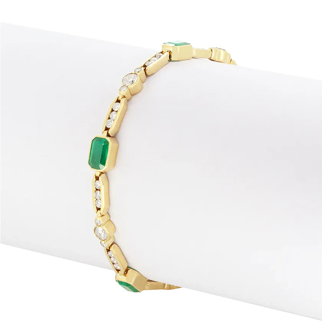 Vintage 4.80ct Emerald and Diamond Boodles Bracelet, hallmarked 1993