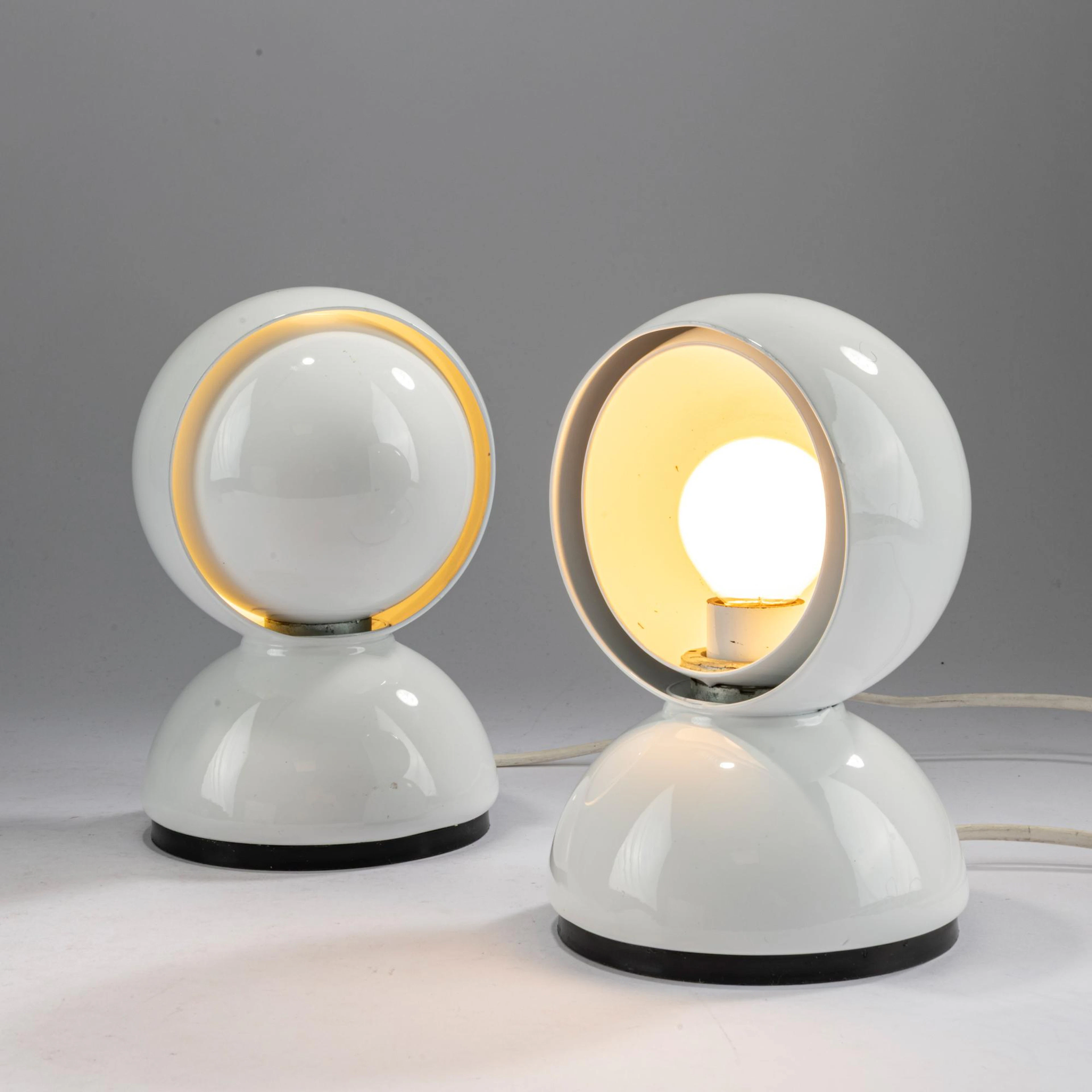 Vico Magistretti Zwei Tischleuchten 'Eclisse', 1966