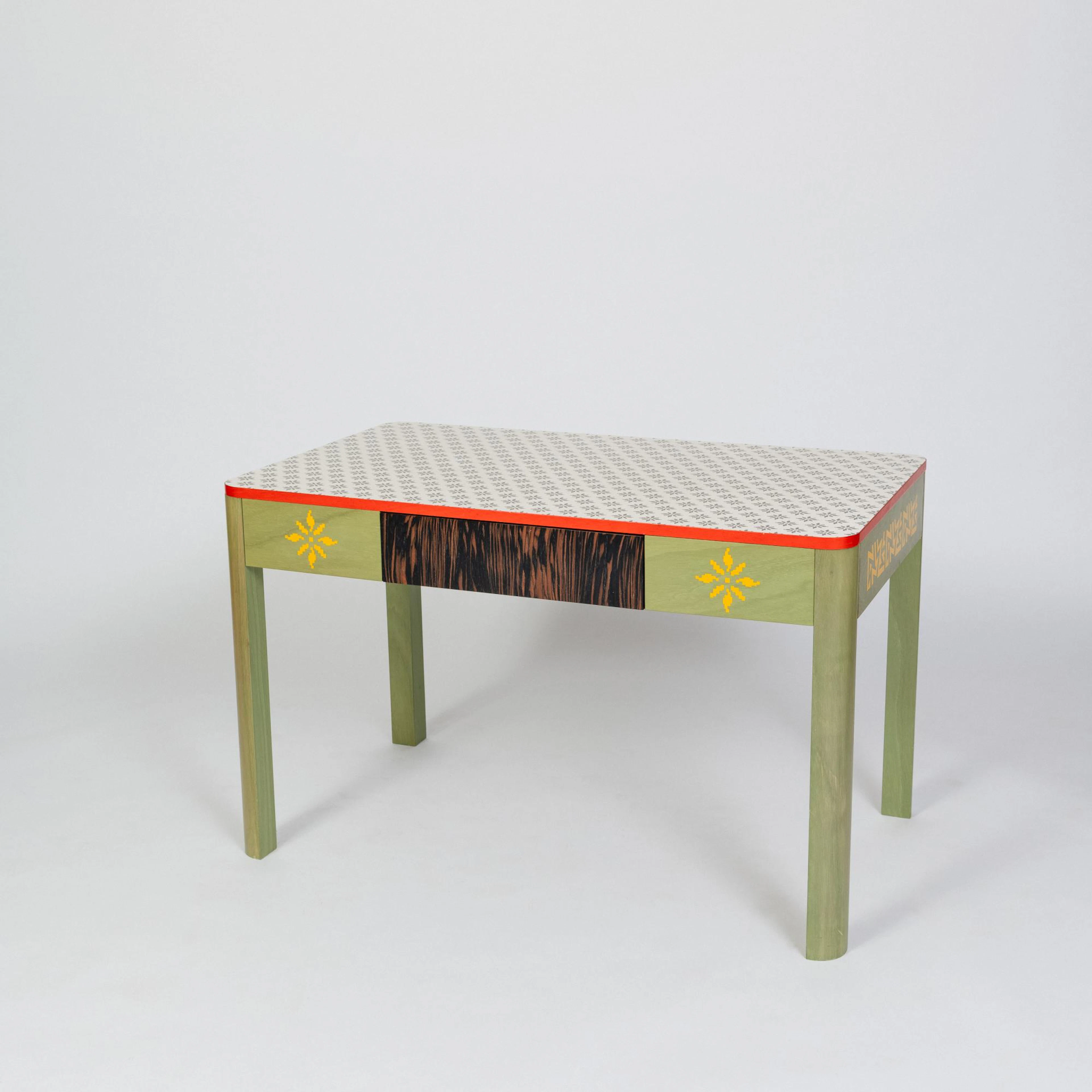 Alessandro Mendini Tisch 'Tahanea' aus der 'Easy Home' Kollektion