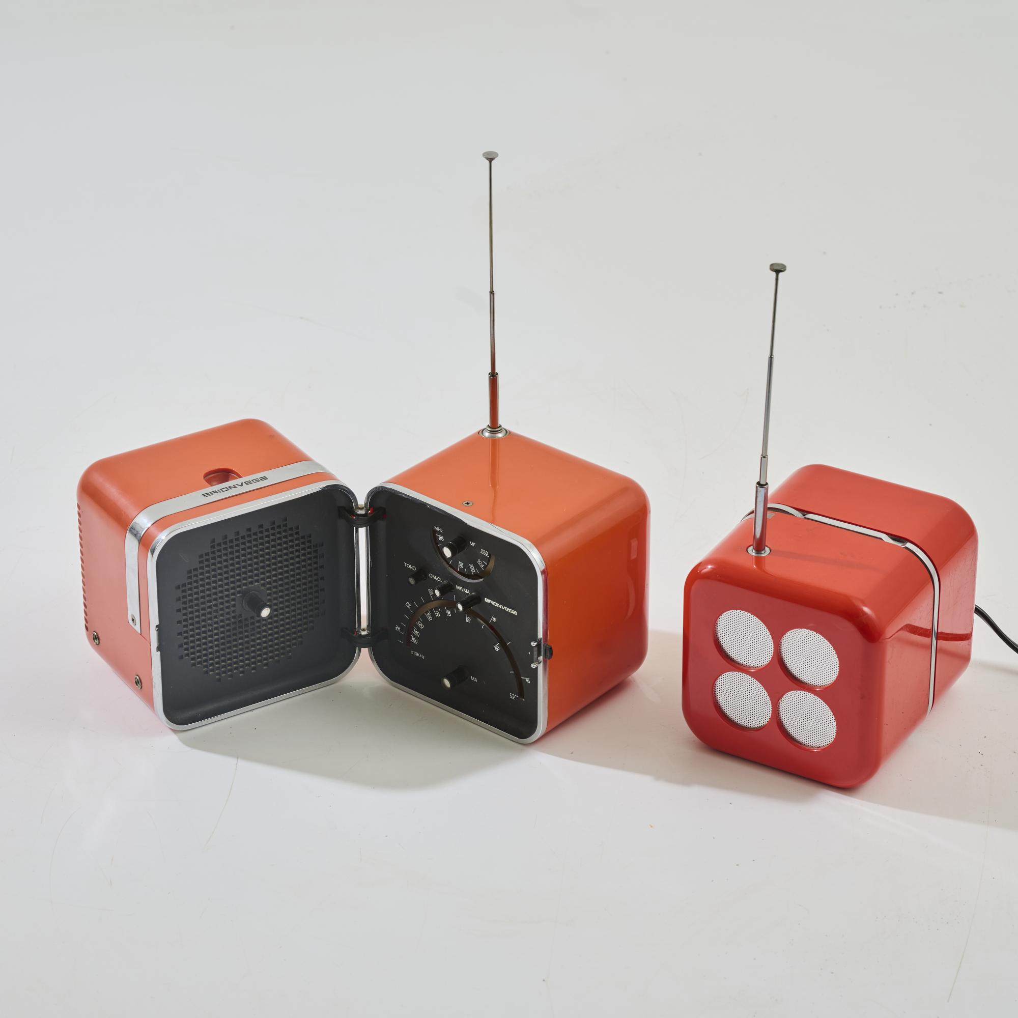 Richard Sapper Klappradios Siemens 'Rk 501 Alpha 2', 1968, Brionvega