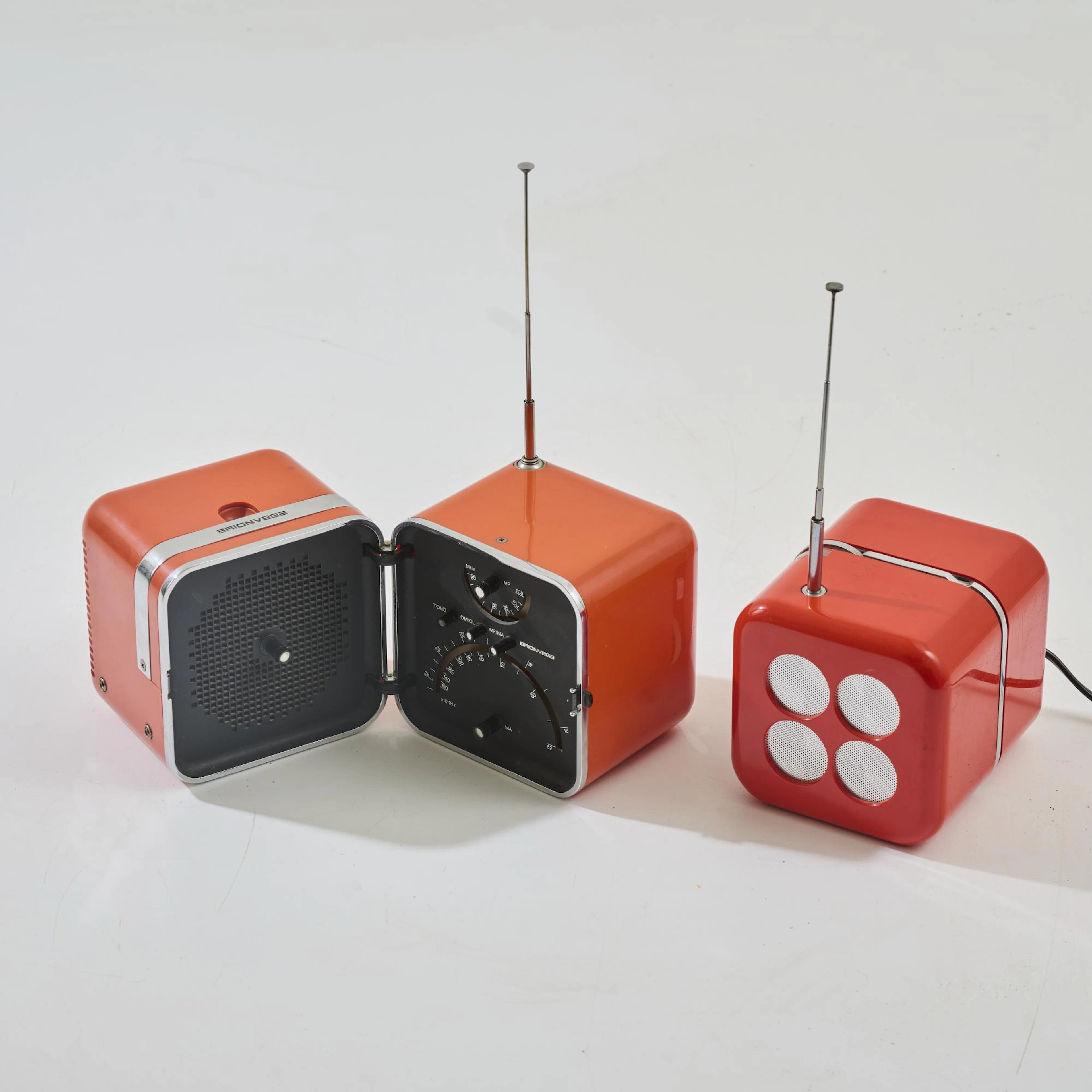 Richard Sapper Klappradios Siemens 'Rk 501 Alpha 2', 1968, Brionvega
