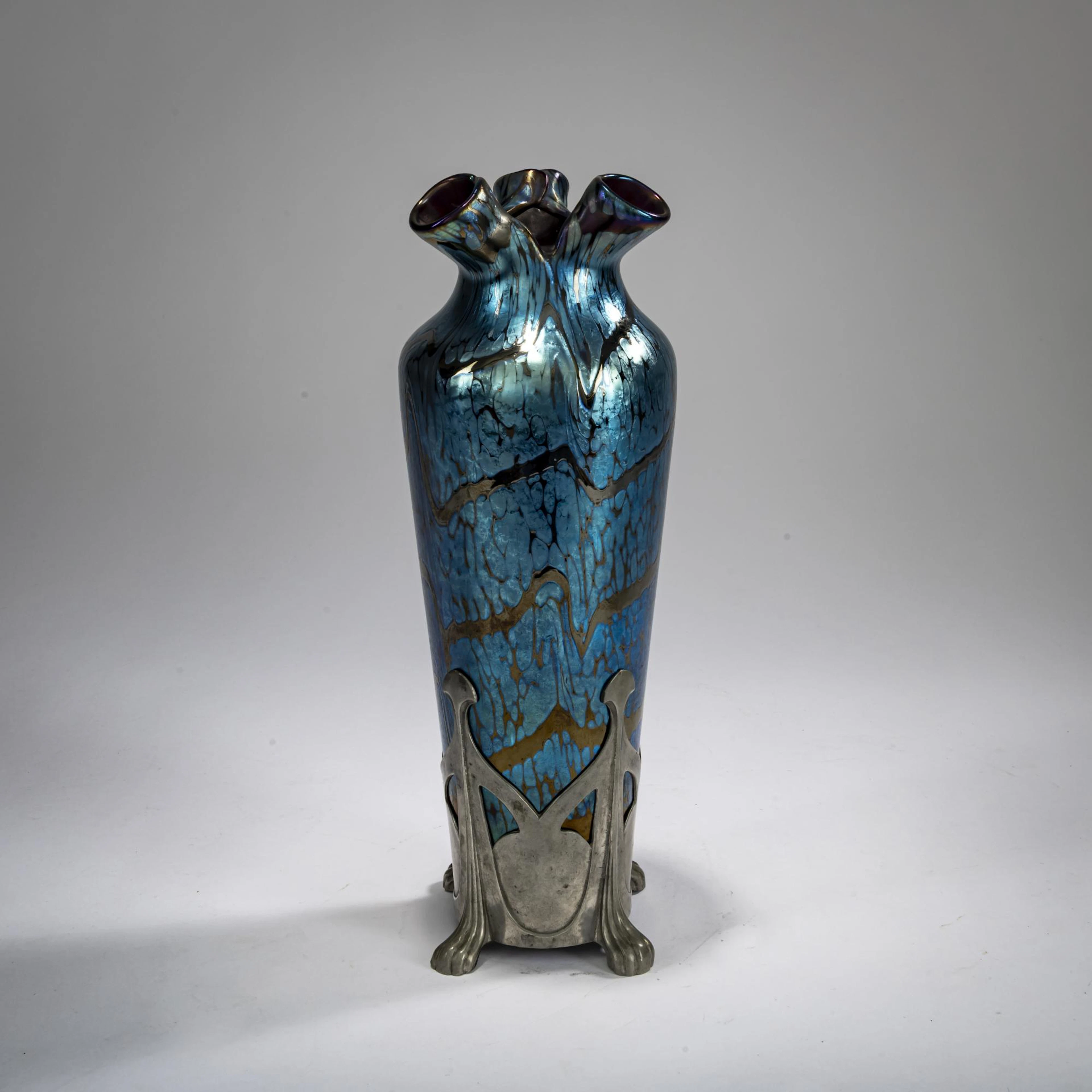 Wilhelm Kralik Sohn, Eleonorenhain Vase mit Zinnmontierung, 1900-05