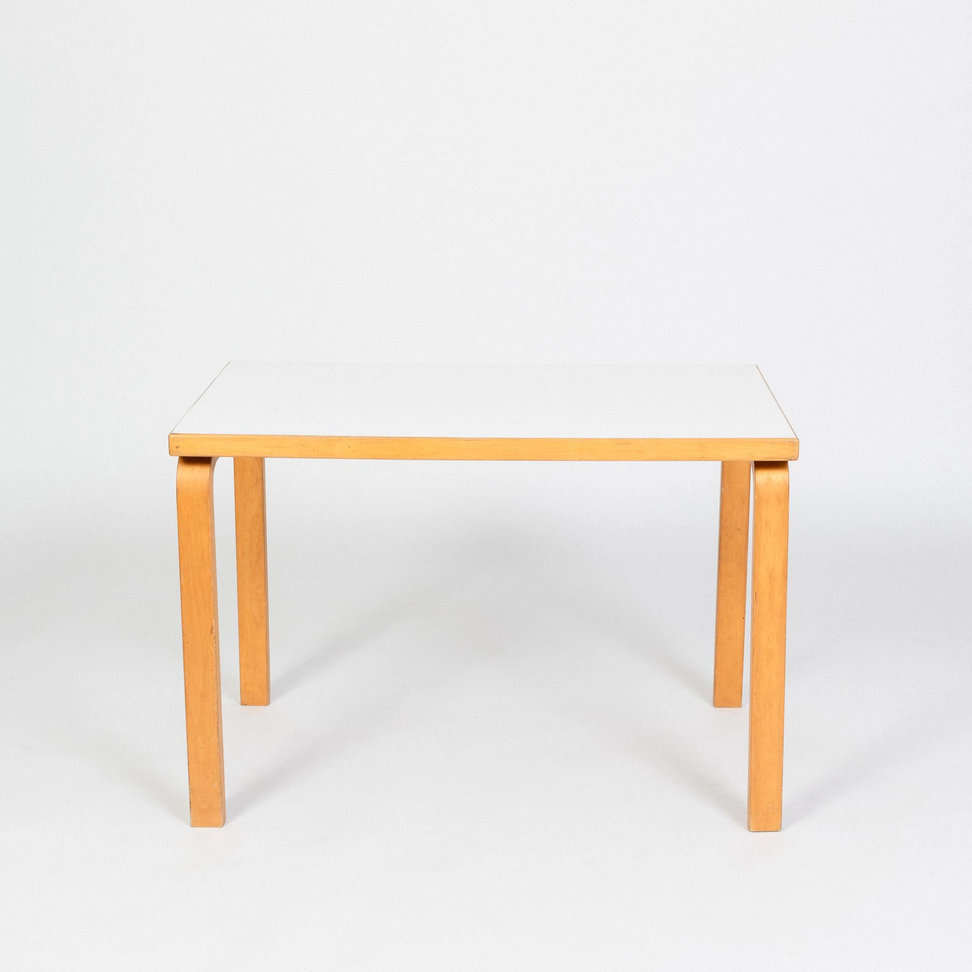 Alvar Aalto Beistelltisch 'L leg', um 1940 (Entwurf)