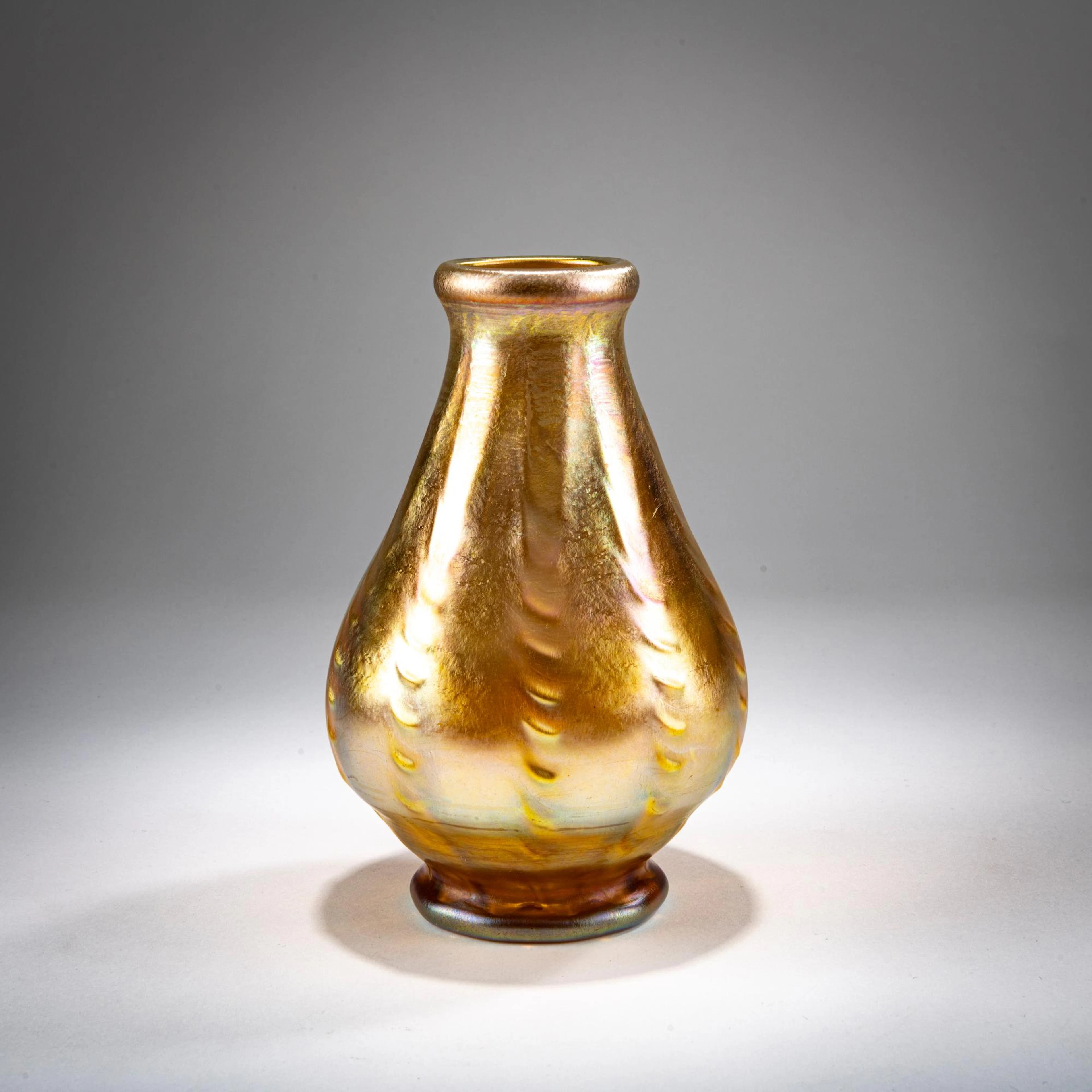 Louis C. Tiffany Kleine Vase, 1900-02