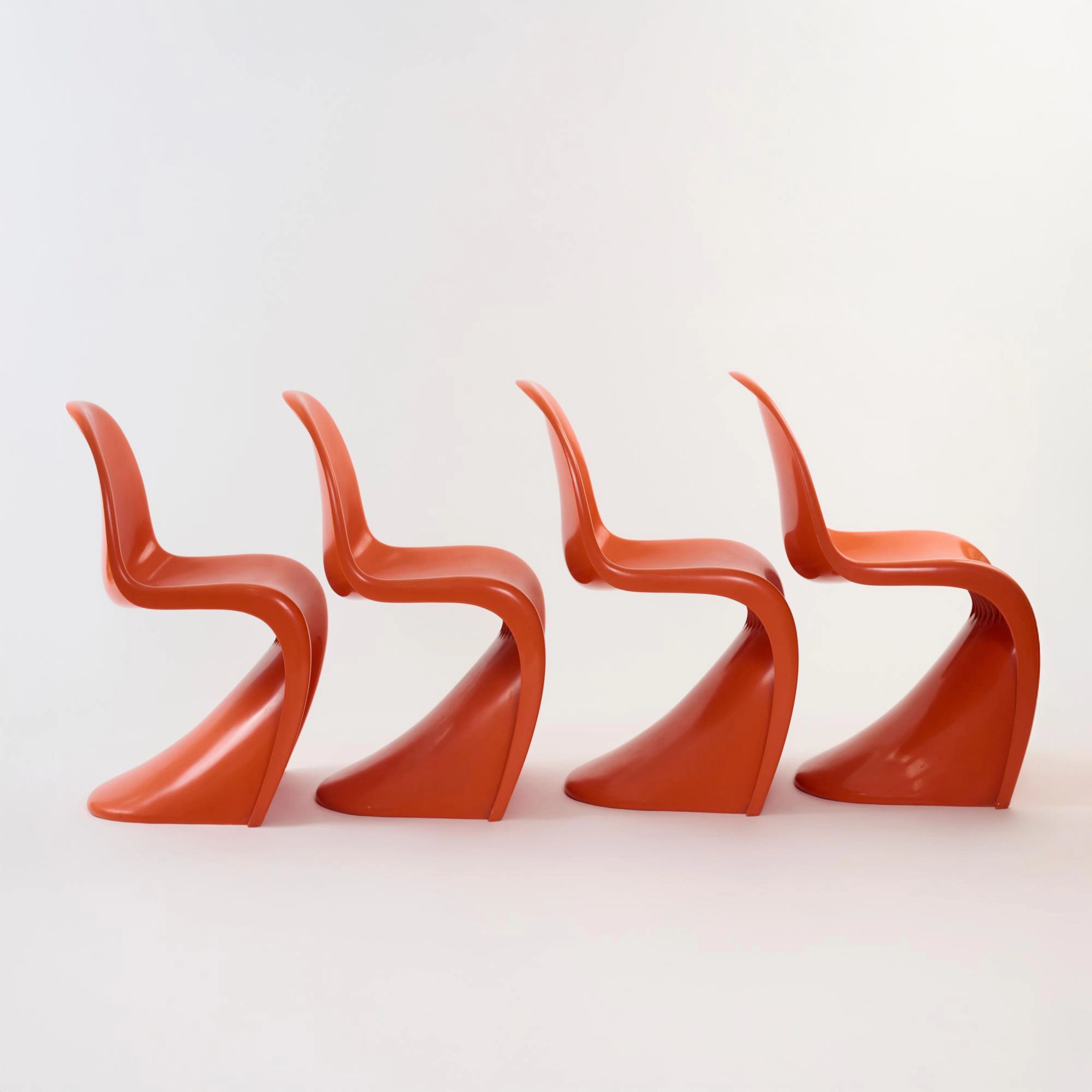 Verner Panton Vier 'Panton chairs', 1962/67