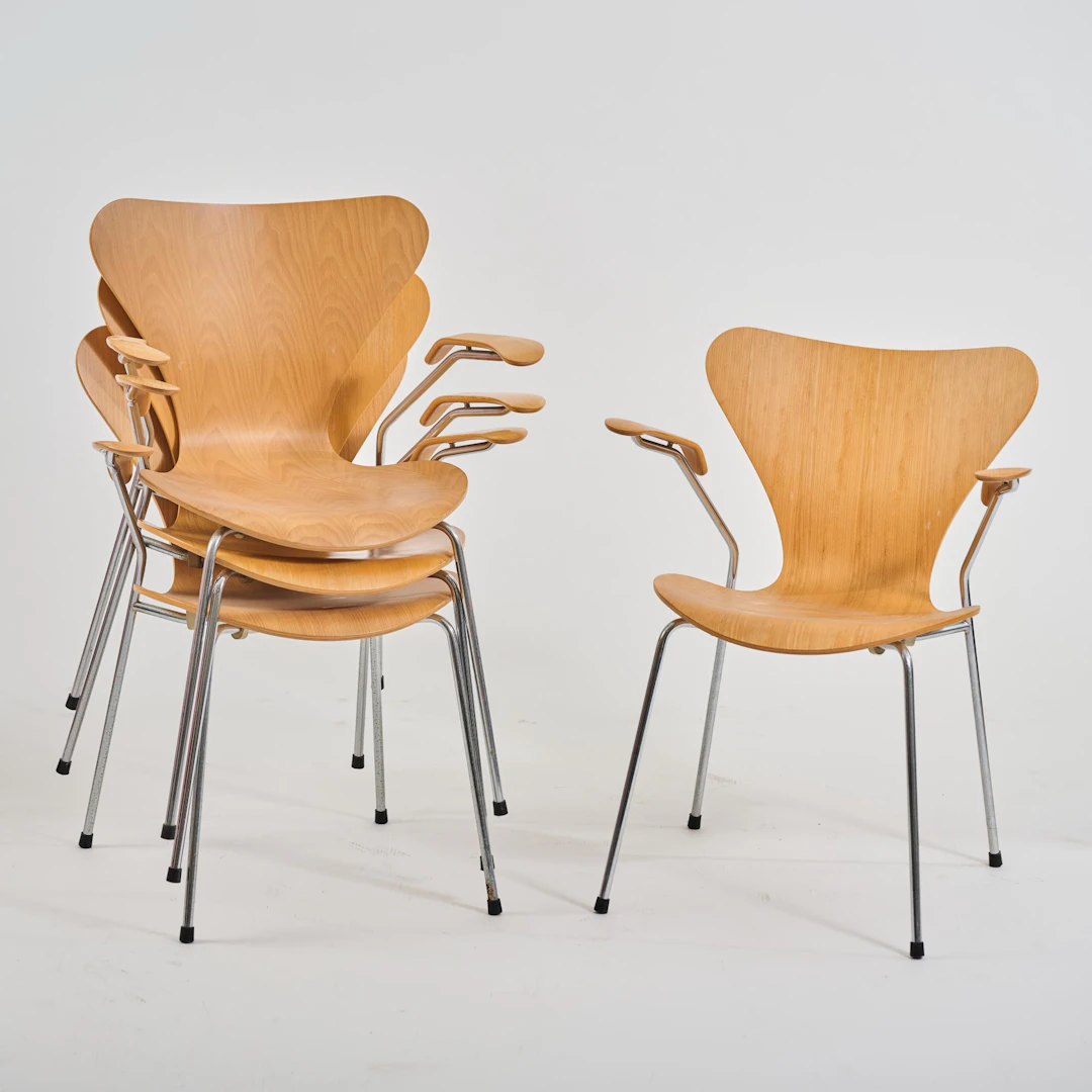 Arne Jacobsen Vier Armlehnstühle '3207', 1955 (Entwurf)