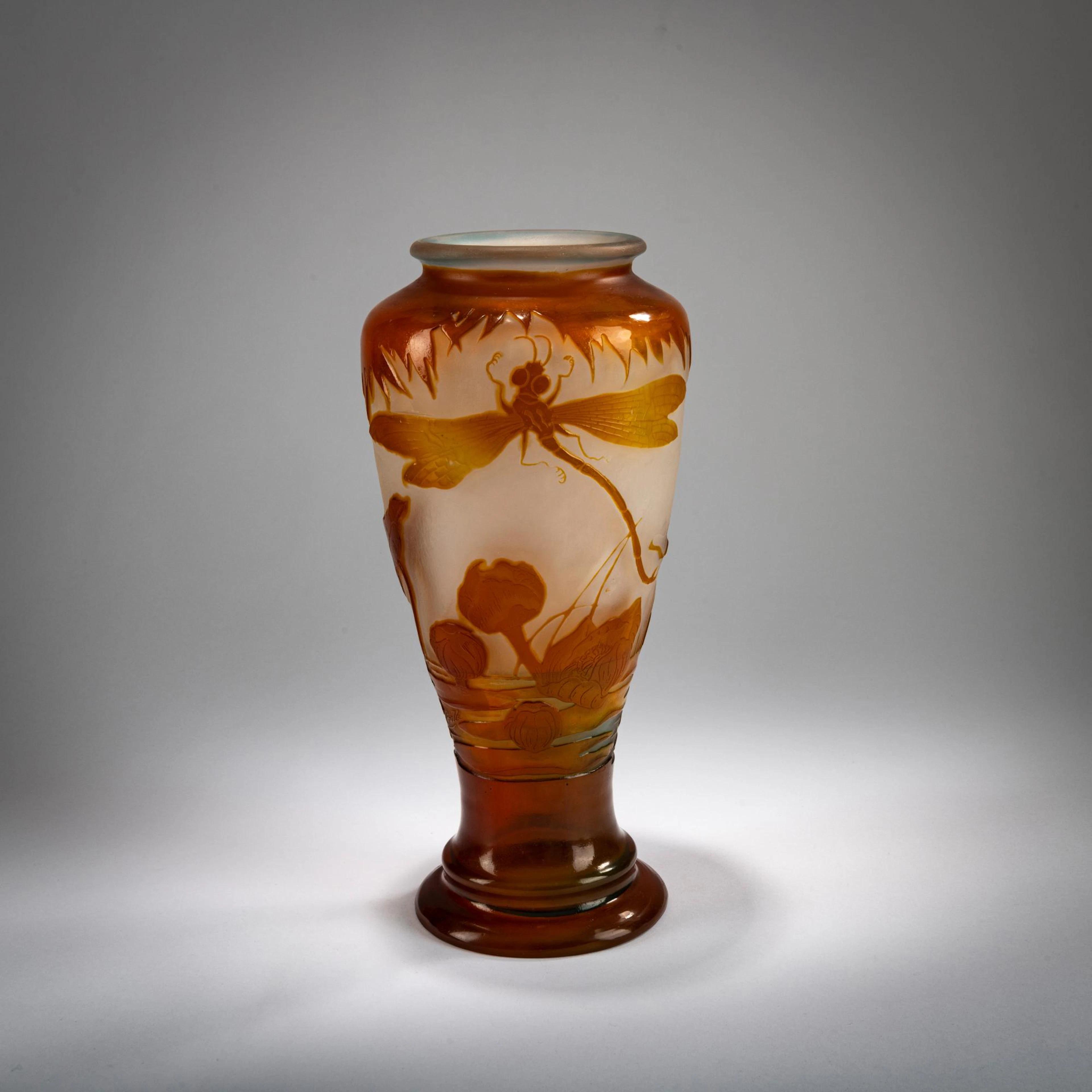 Etablissements Gallé, Nancy Vase 'Nénuphars et libellule', 1905-08