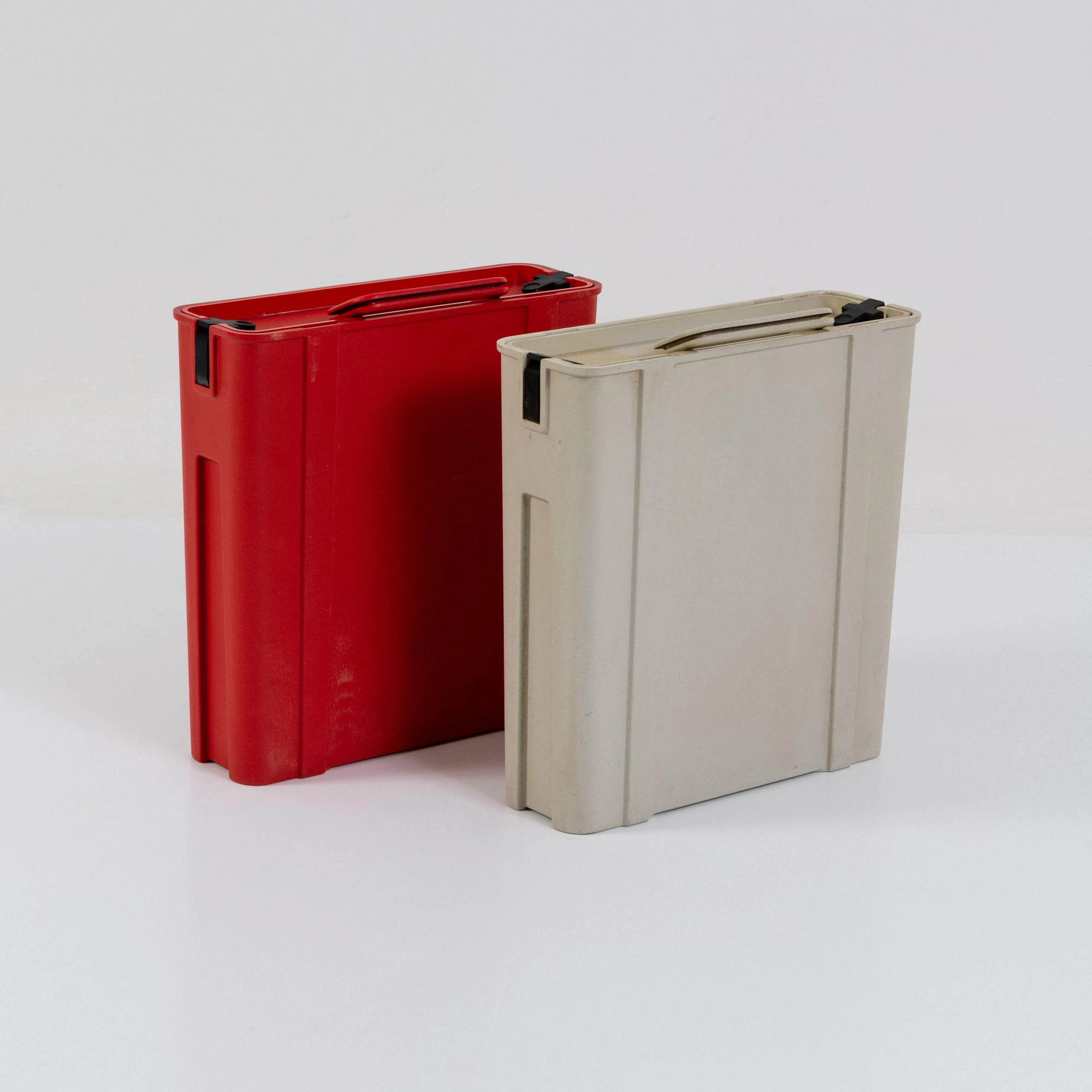 Ettore Sottsass; Perry A. King Zwei Schreibmaschinen 'Valentine S'