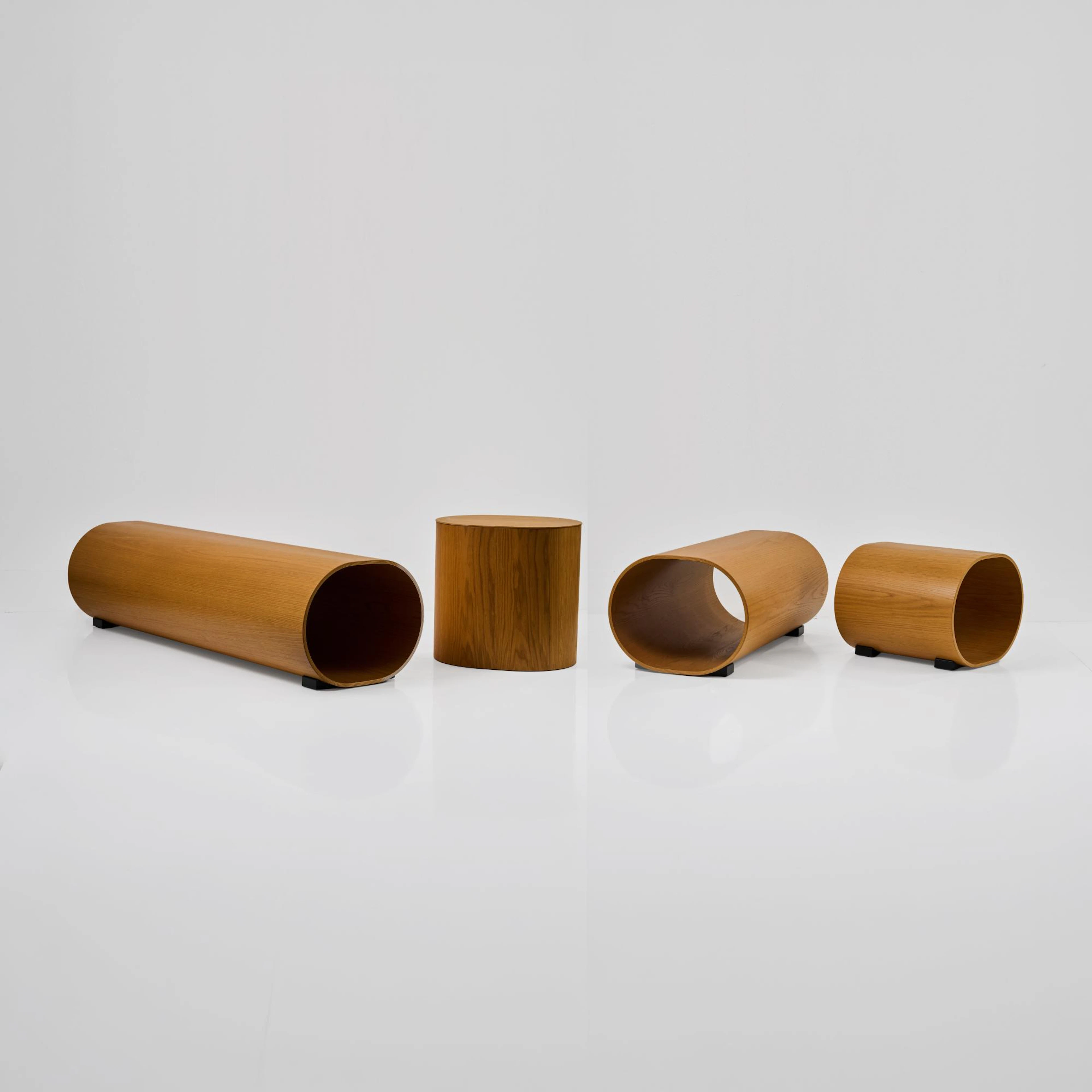 Naoto Fukasawa Zwei Sitzbänke, ein Hocker und ein Sofatisch 'Log'