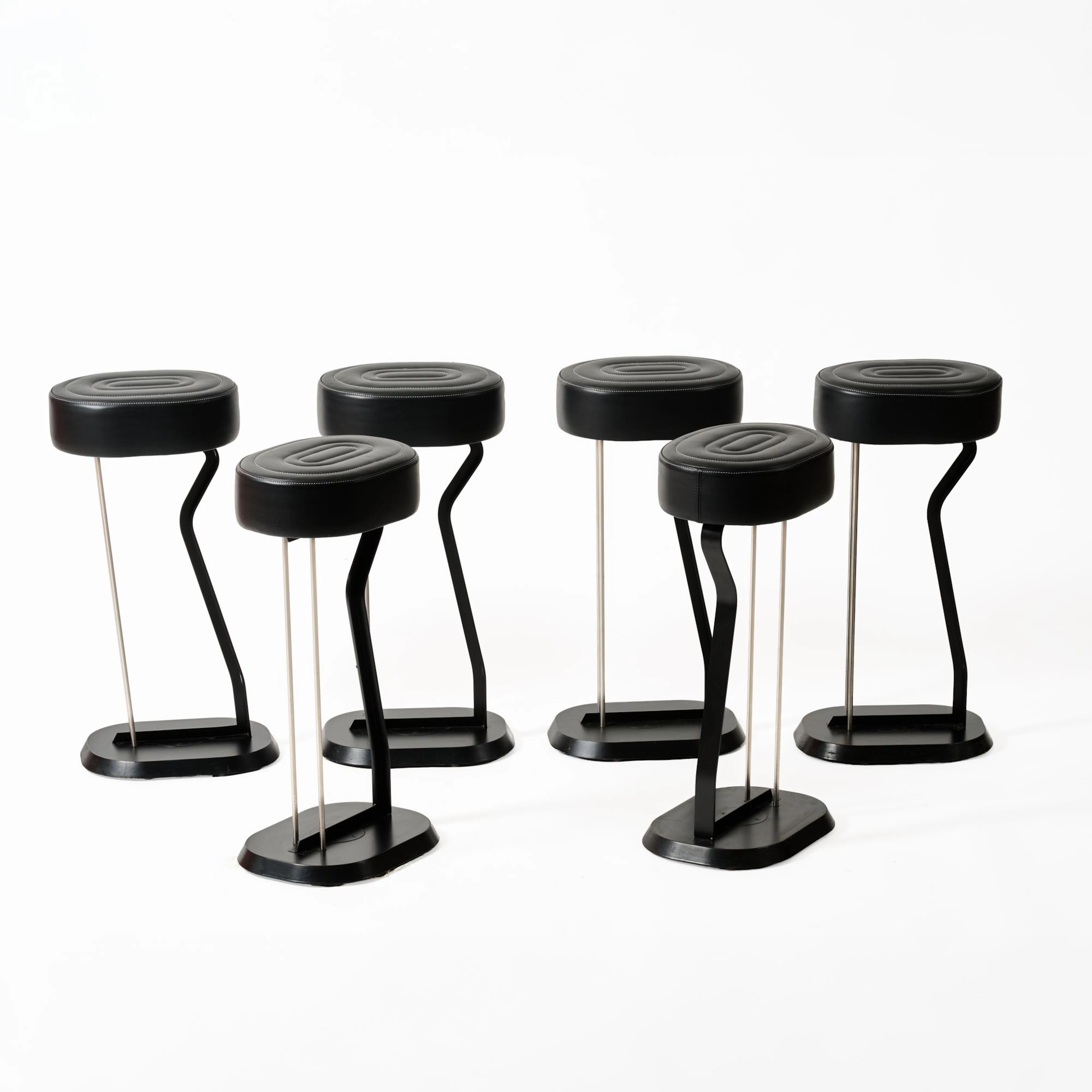 Eileen Gray Sechs Barhocker 'Bar Stool No. 2', 1928 (Entwurf)