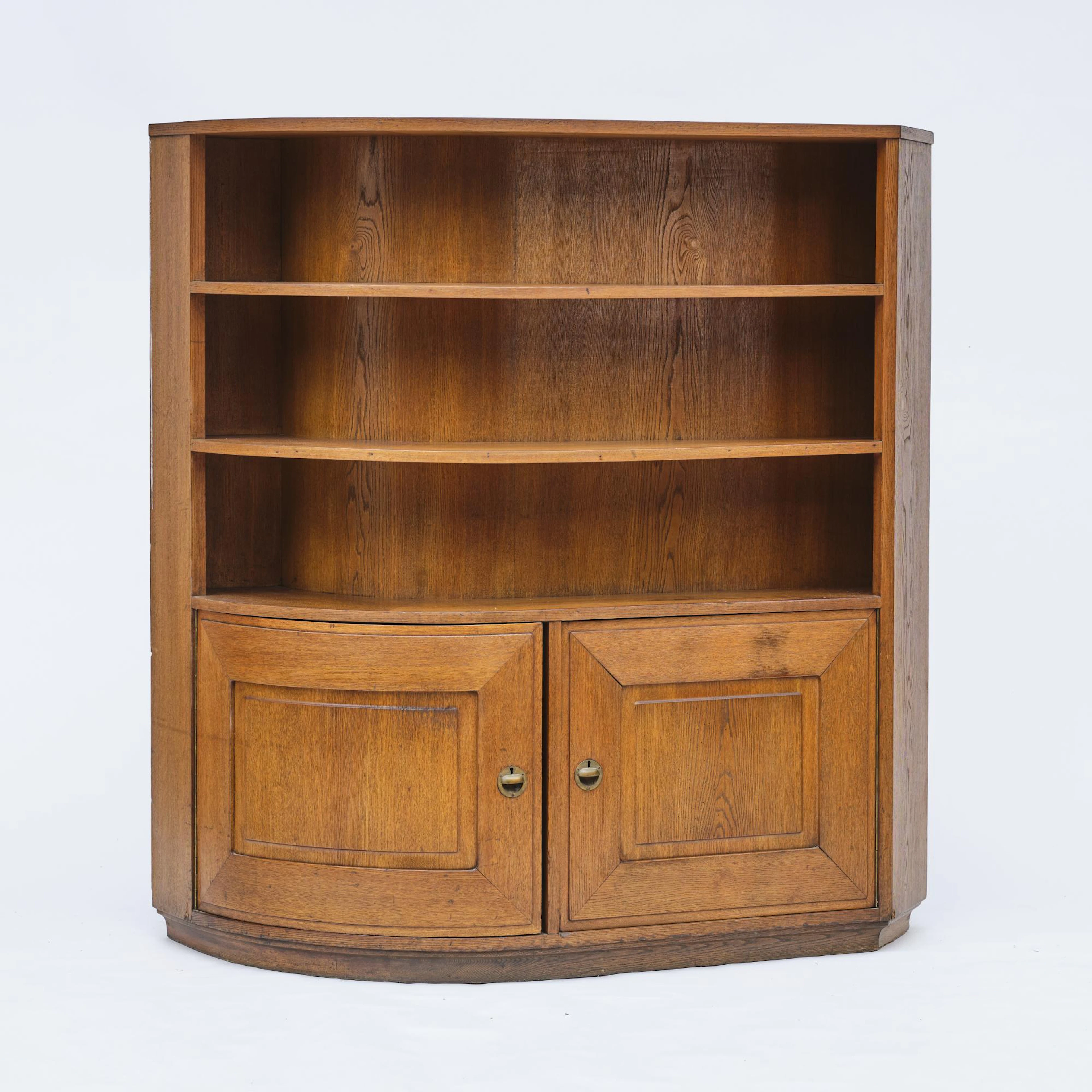 Henry van de Velde Einbau-Eckschrank, um 1908