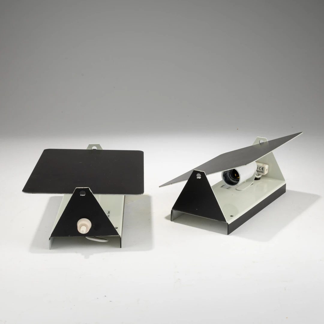 Charlotte Perriand Zwei 'CP-1'-Wandleuchten, 1963 (Entwurf)
