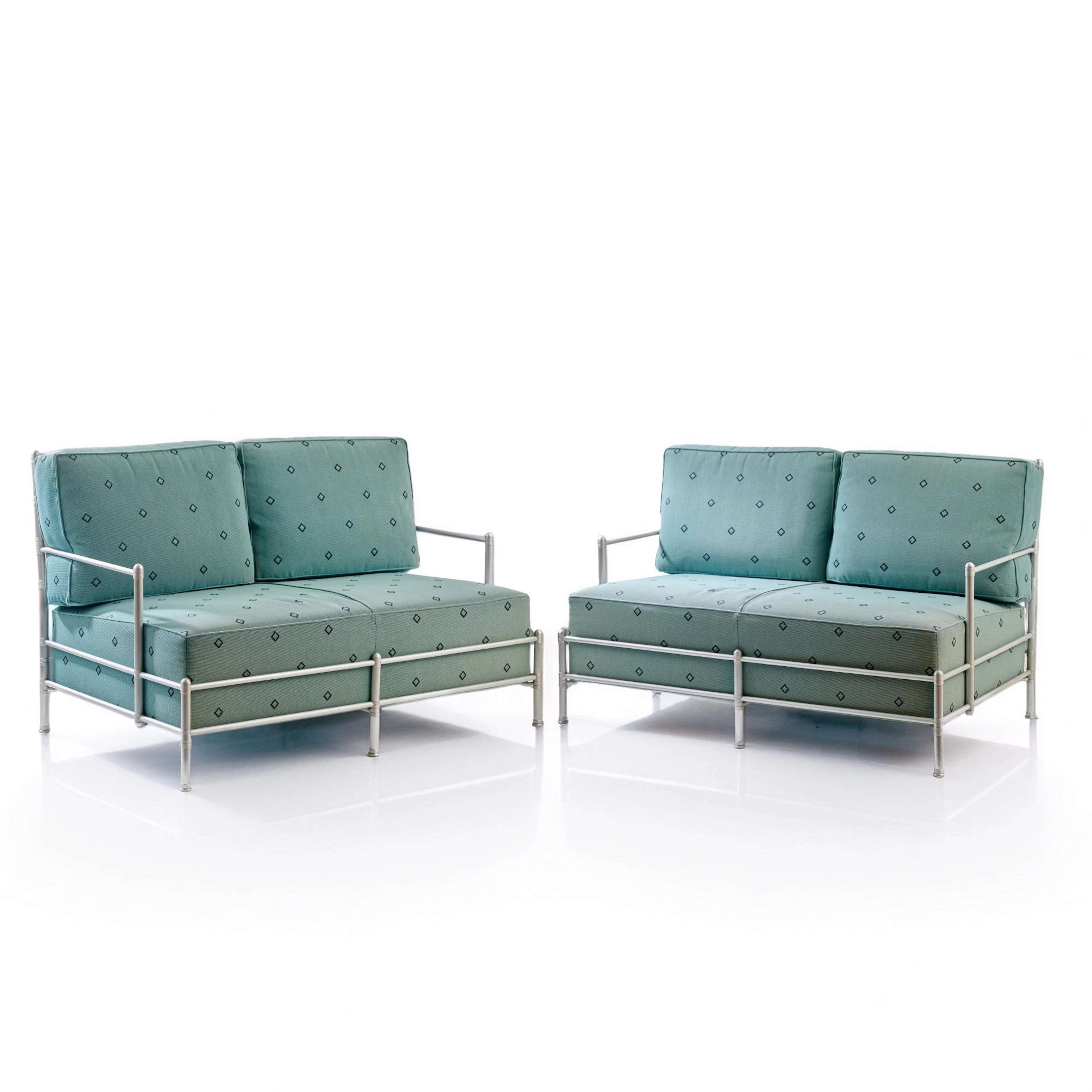 Warren McArthur Zwei Zweiersofas 'Ambassador', um 1930 (Entwurf)