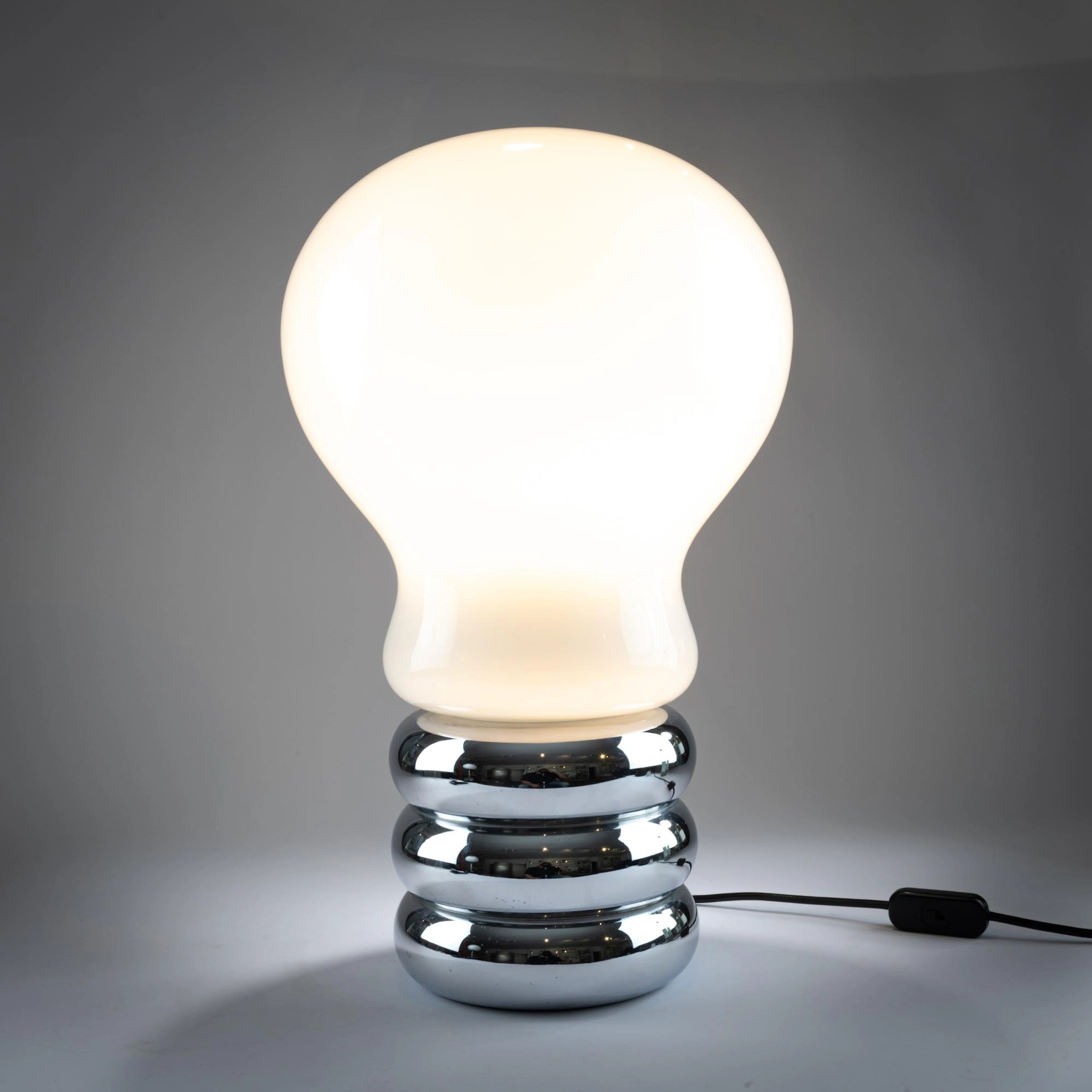 Ingo Maurer Tischleuchte 'Giant Bulb Opal', 1966