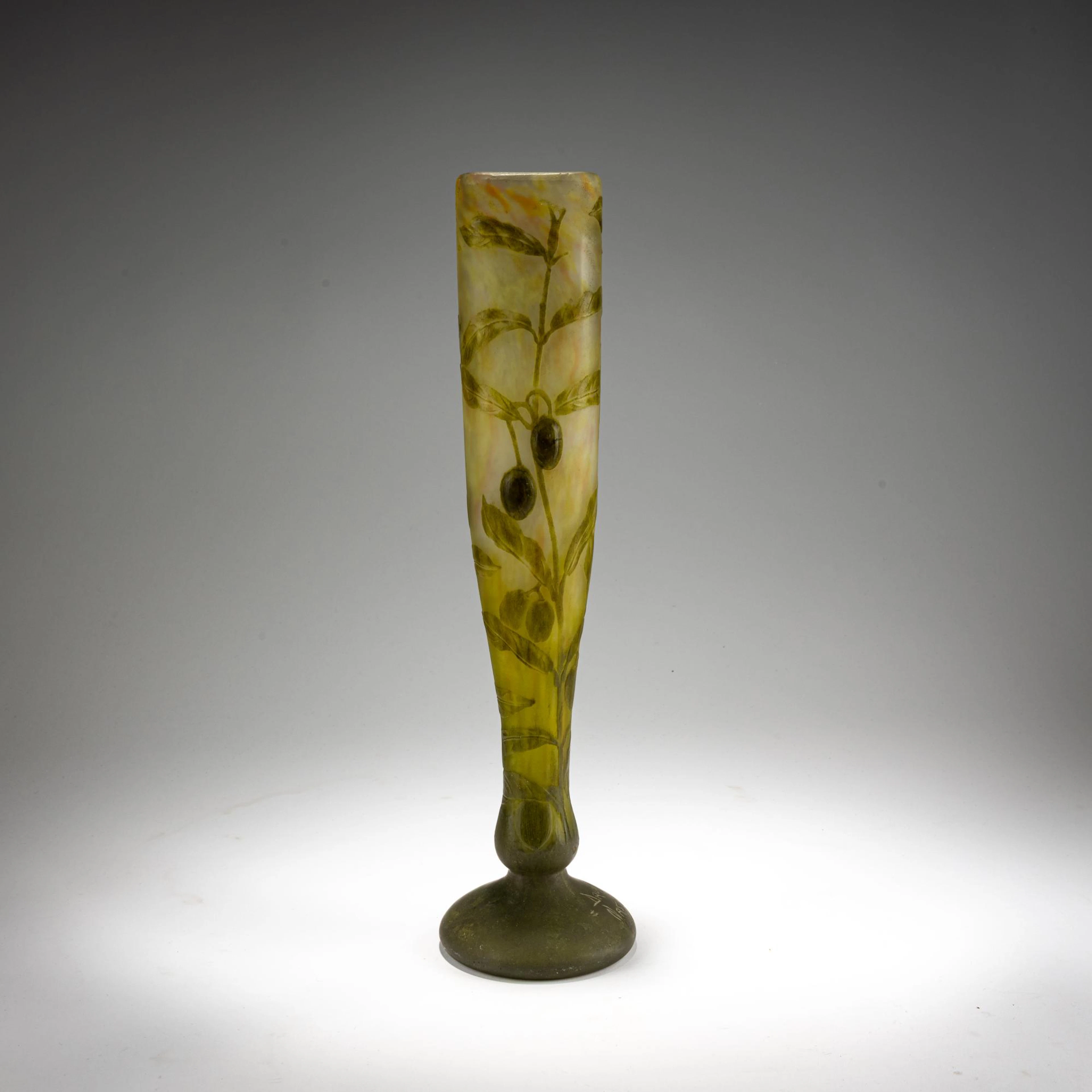 Daum Frères, Nancy Hohe Vase 'Oliviers', um 1910