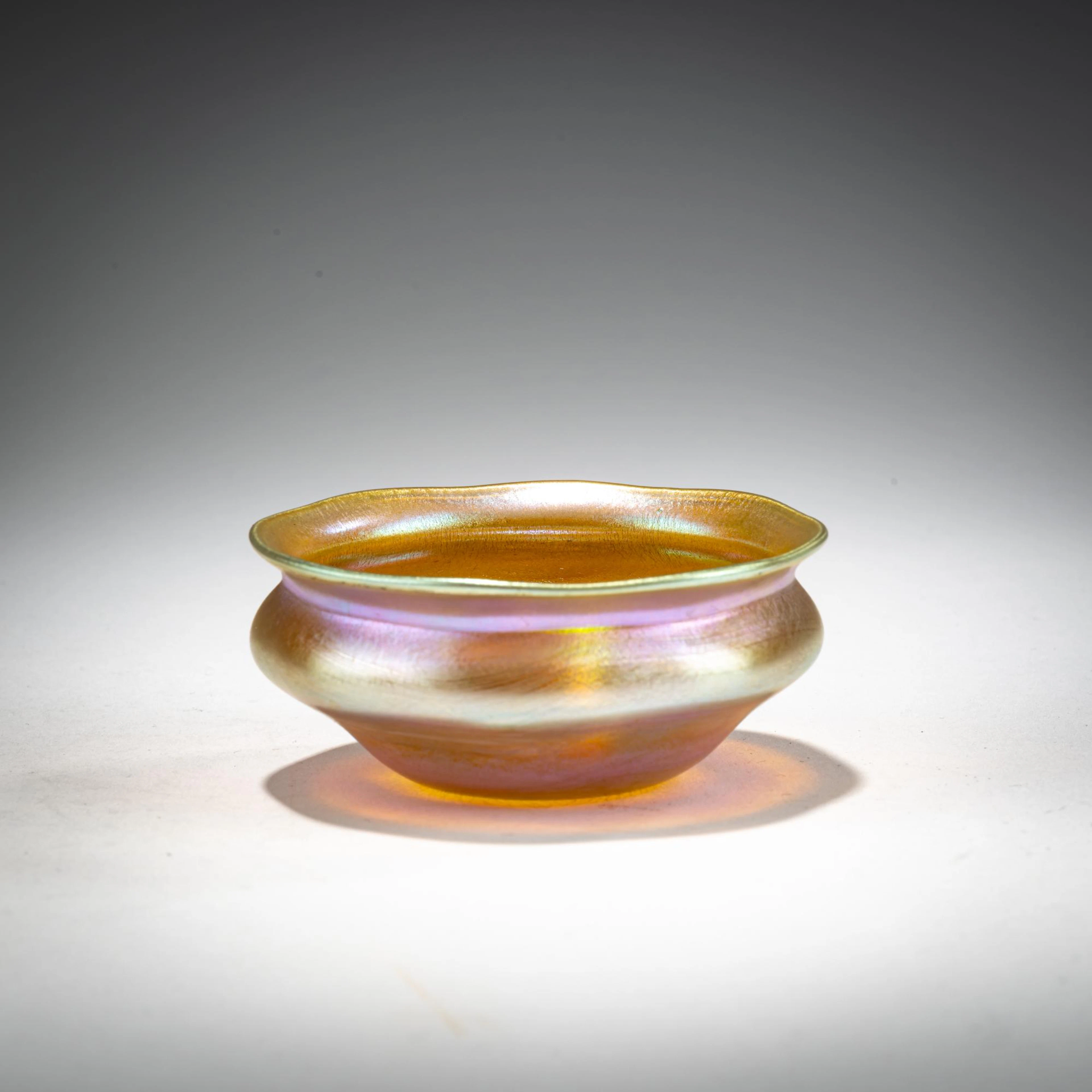 Louis C. Tiffany Miniaturschale, wohl 1894