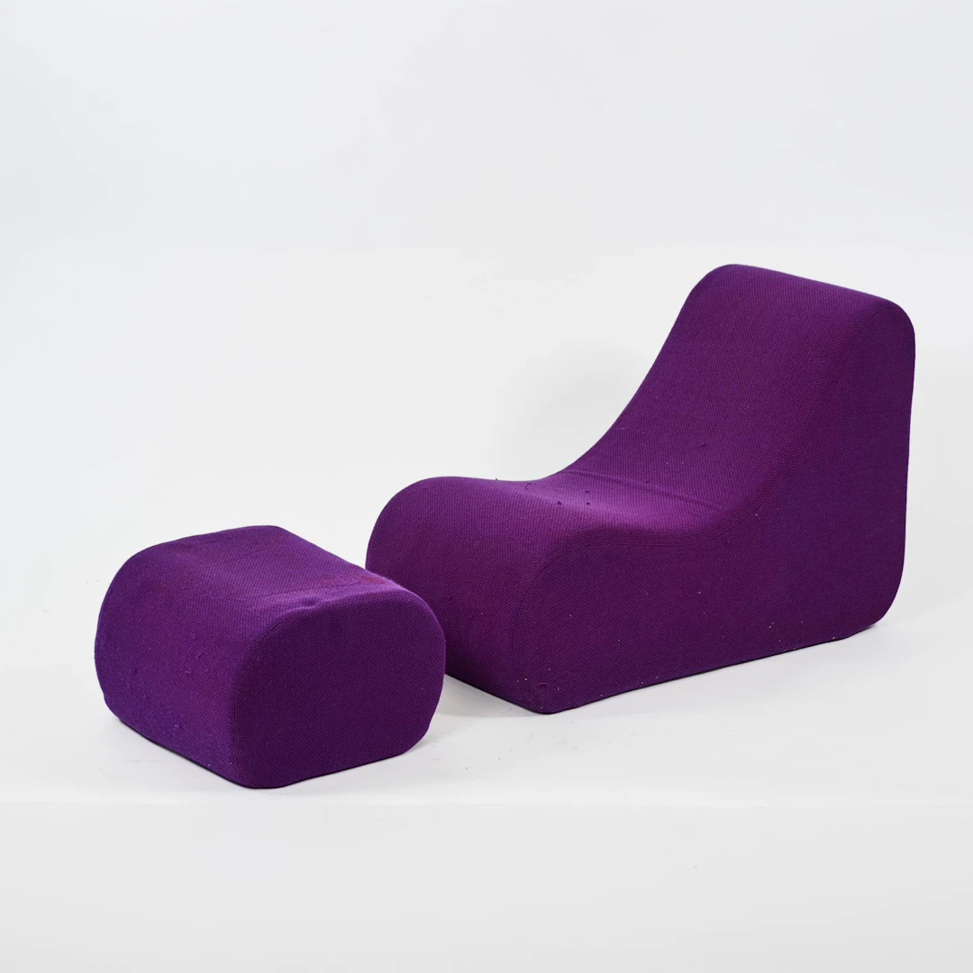 Verner Panton Liege und Hocker / Beistelltisch aus der Serie 'Welle'