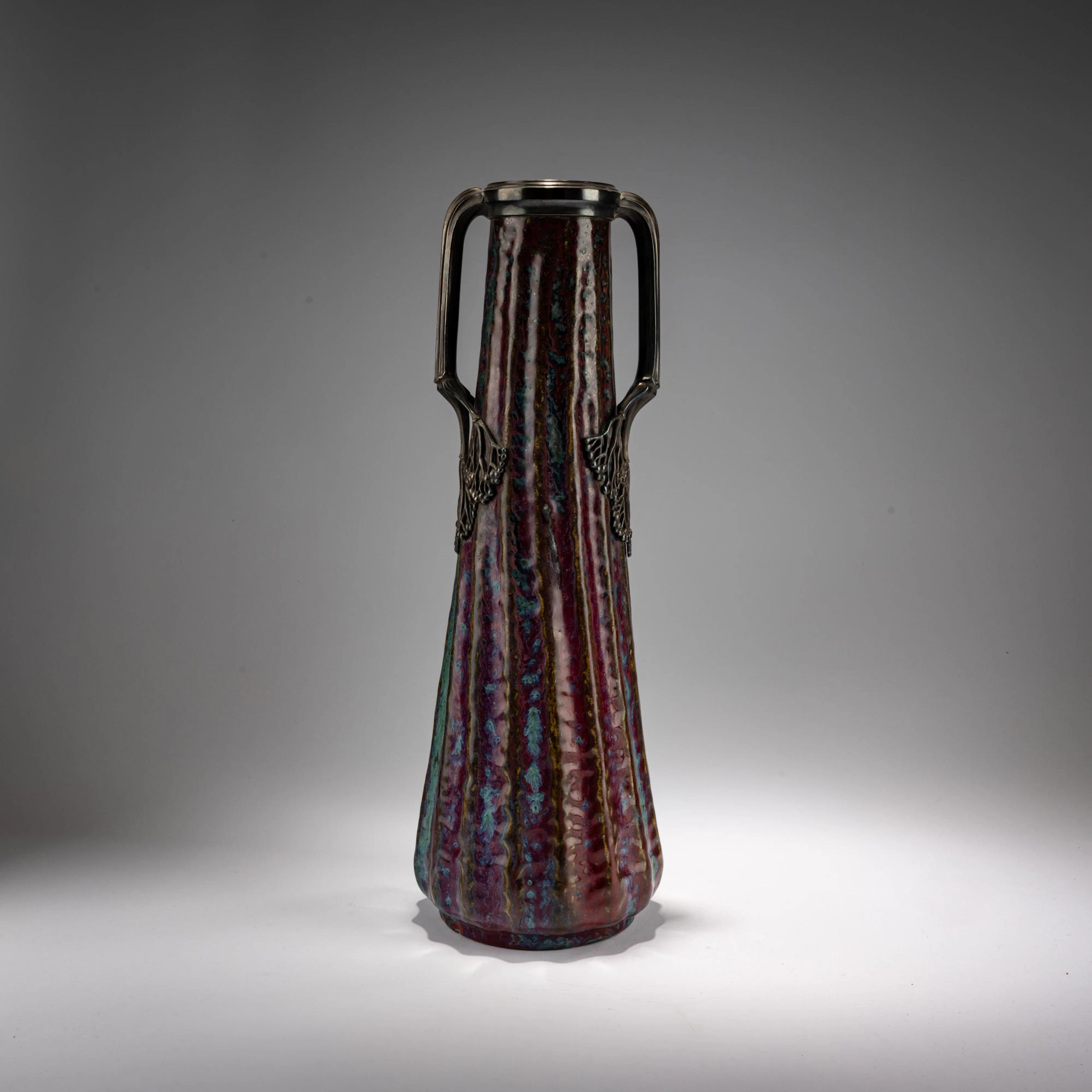 Pierre-Adrien Dalpayrat, Bourg-la-Reine Henkelvase mit Zinnmontierung, um 1900