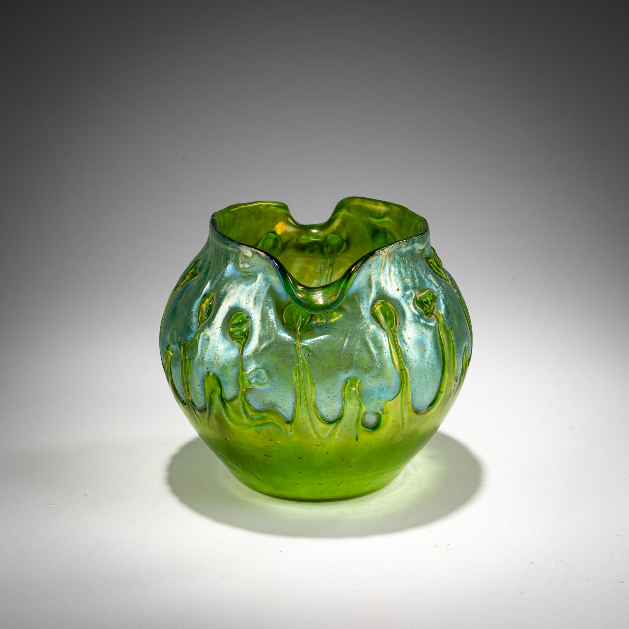 Lötz Wwe., Klostermühle Vase 'creta mit Behängen', 1900