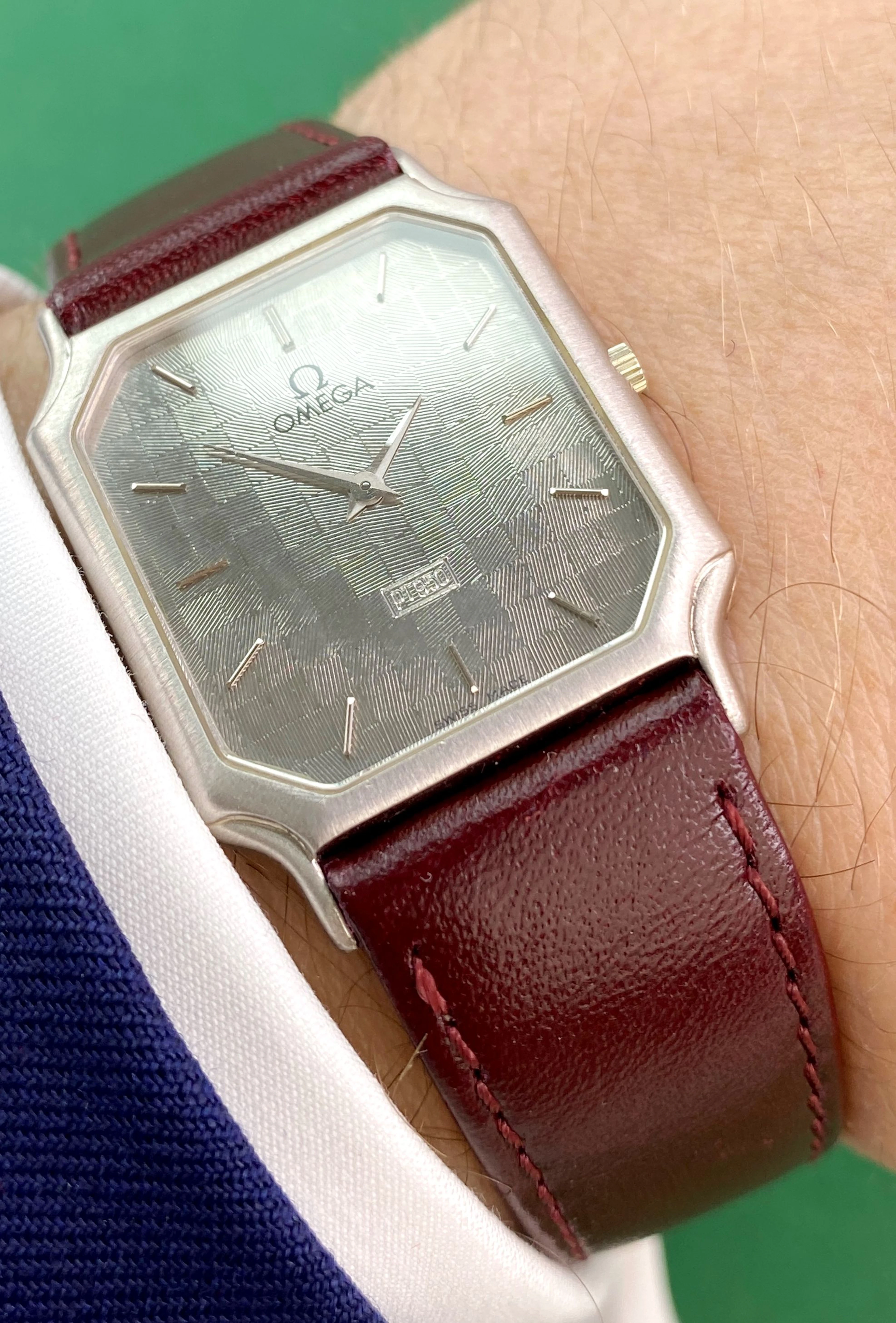Very Rare Omega Quarz in 950 Solid Platinum Structured Dial Vintage