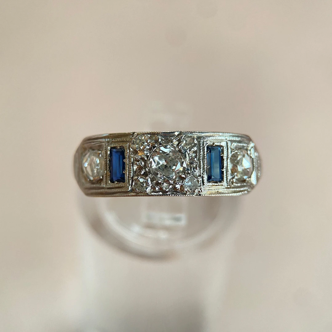 Ring: “Classic Elegance”
