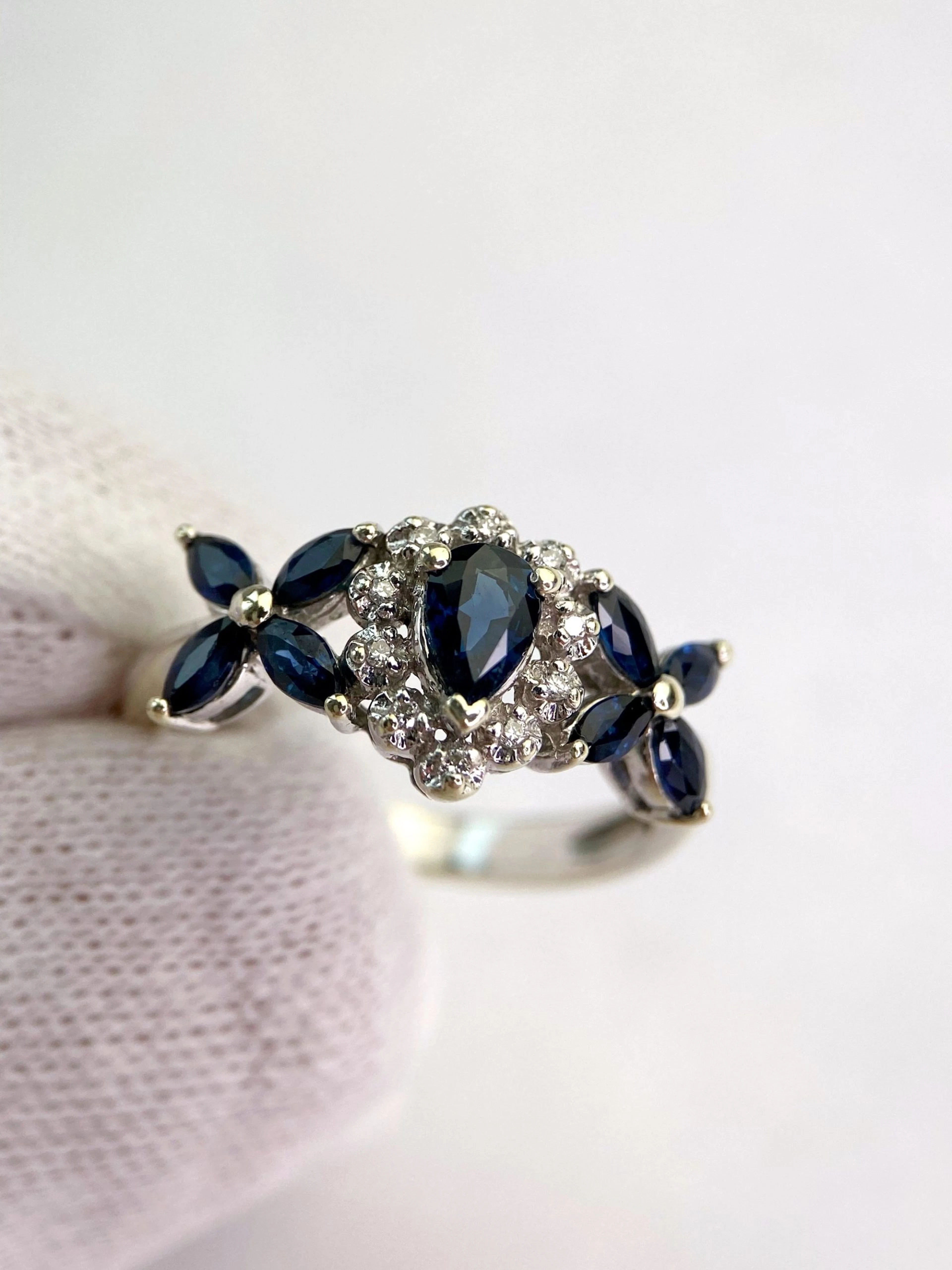 Elegant ring with sapphires: “Winter flower garden”