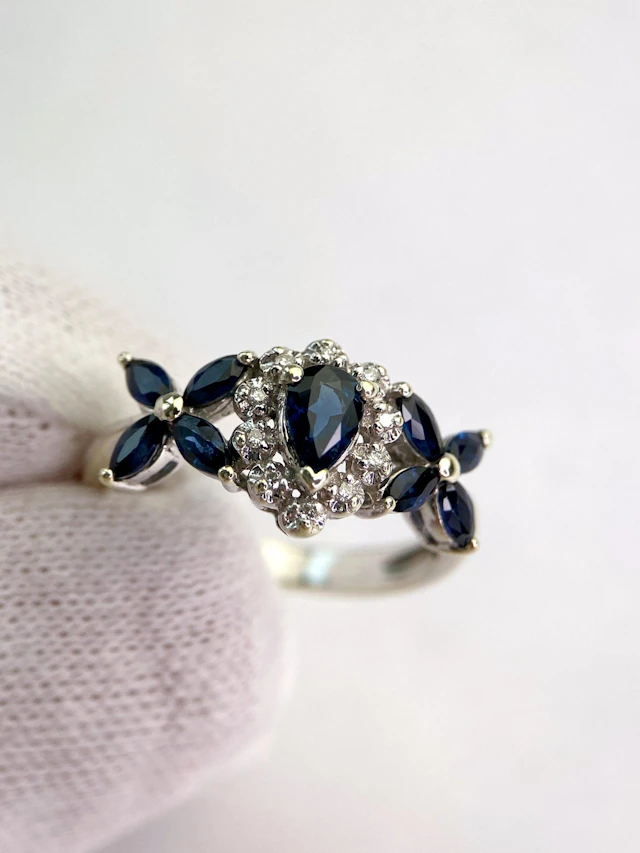 Elegant ring with sapphires: “Winter flower garden”
