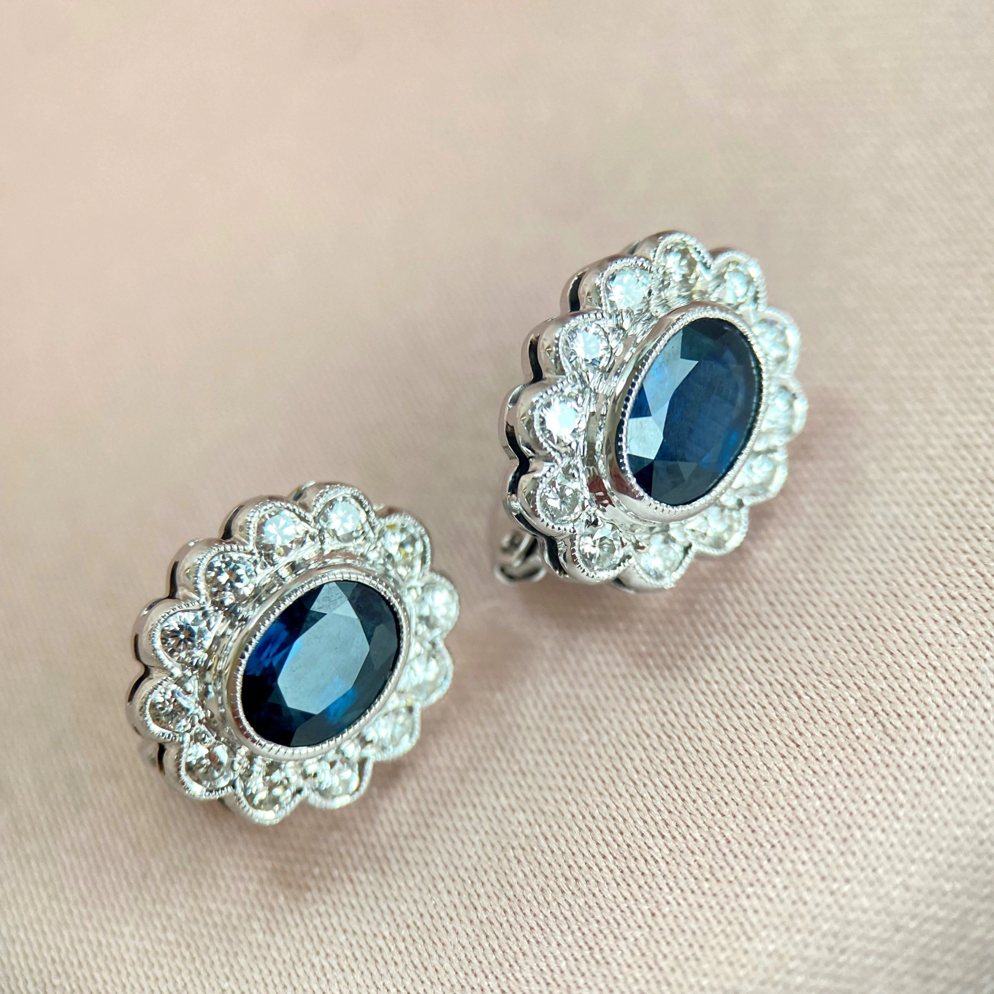 Earrings with sapphires (1 ct each) & diamond earrings: “Royal Magic”