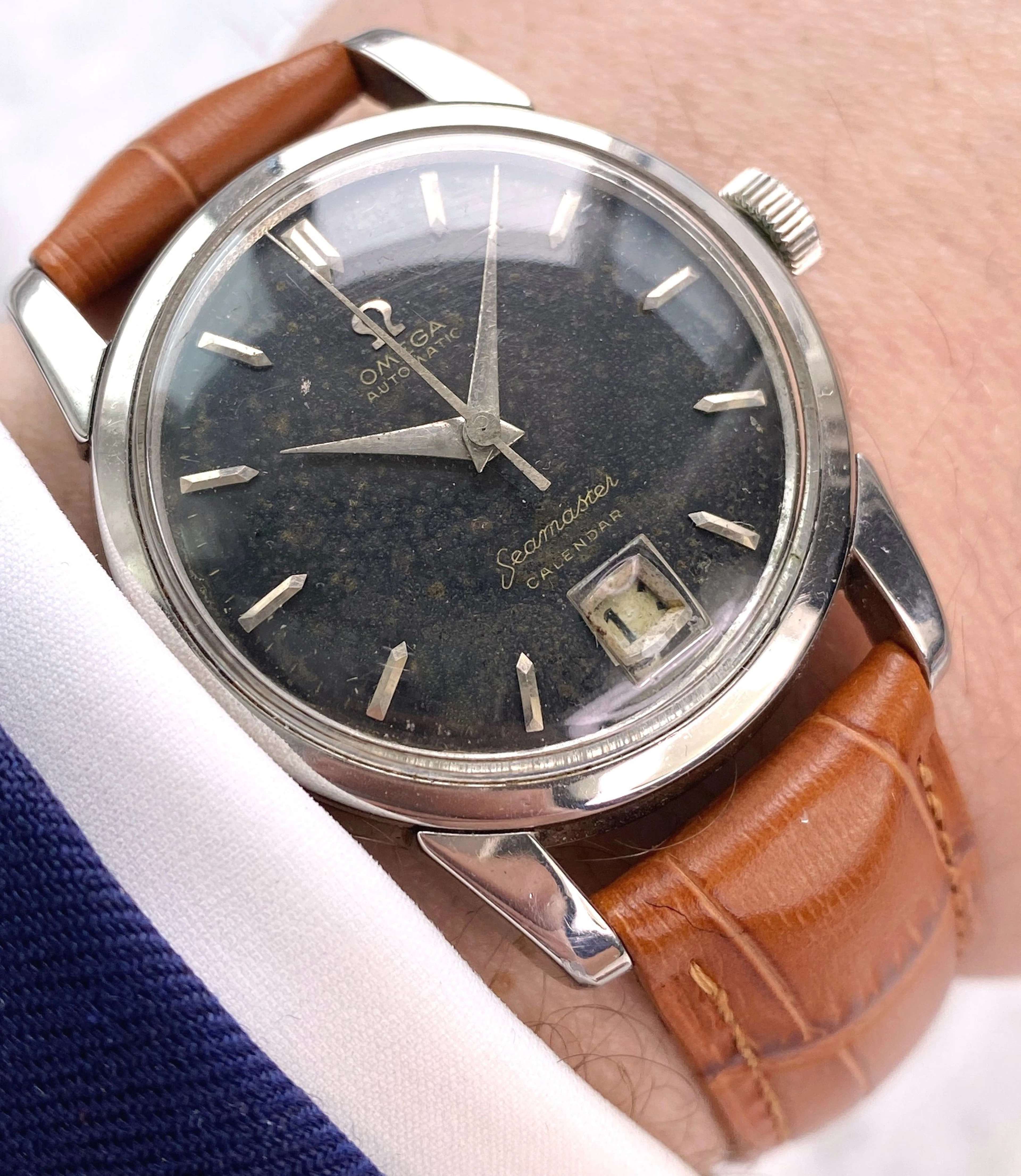 Omega Seamaster Calendar Black GILT Dial Vintage Automatic Automatik ref 2757