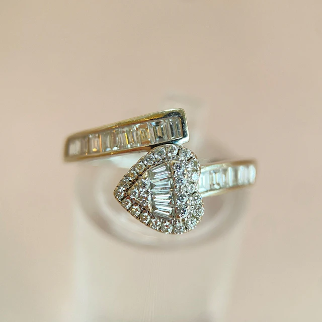 Baguette & brilliant diamond white gold ring: “Cora’s Serpens”