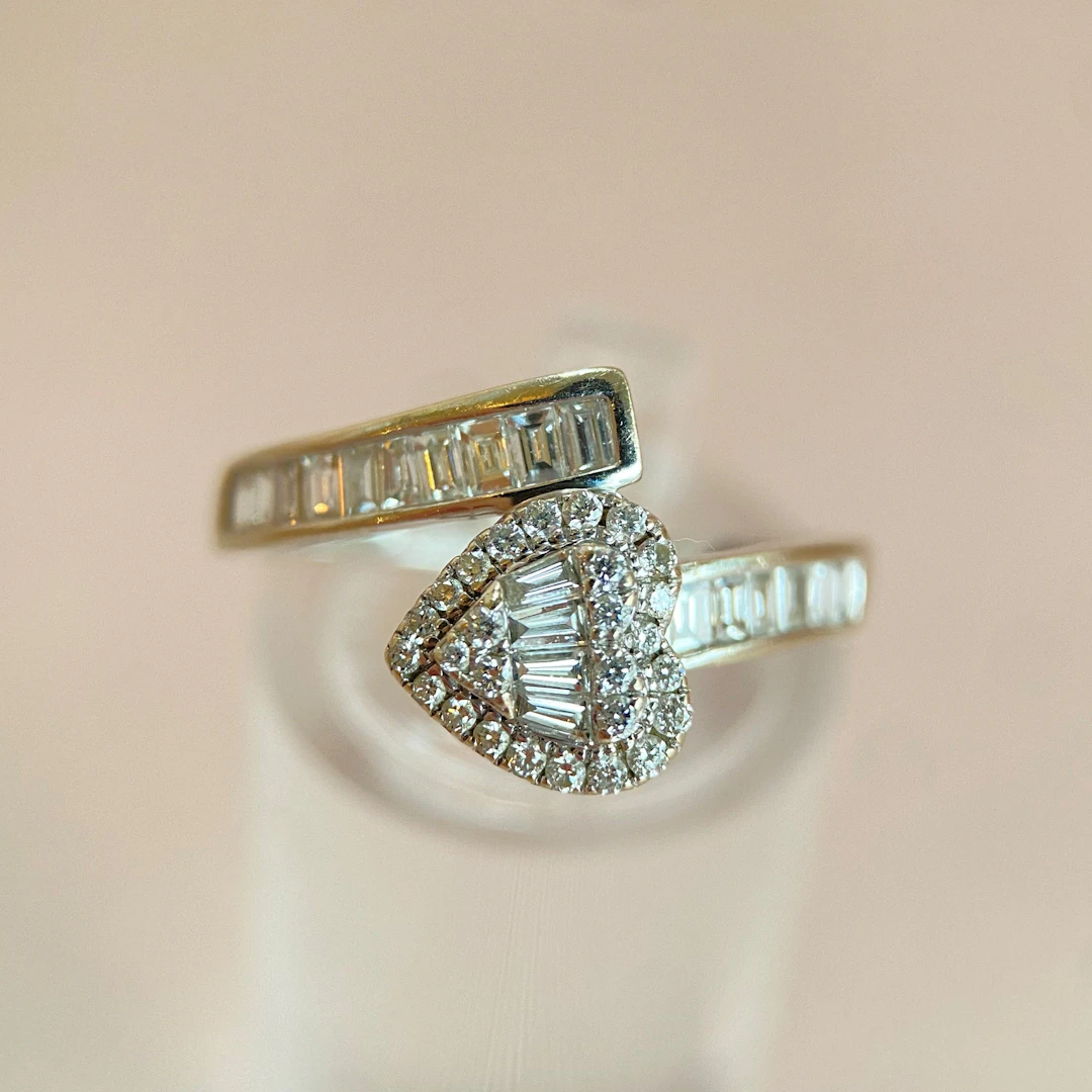 Baguette & brilliant diamond white gold ring: “Cora’s Serpens”