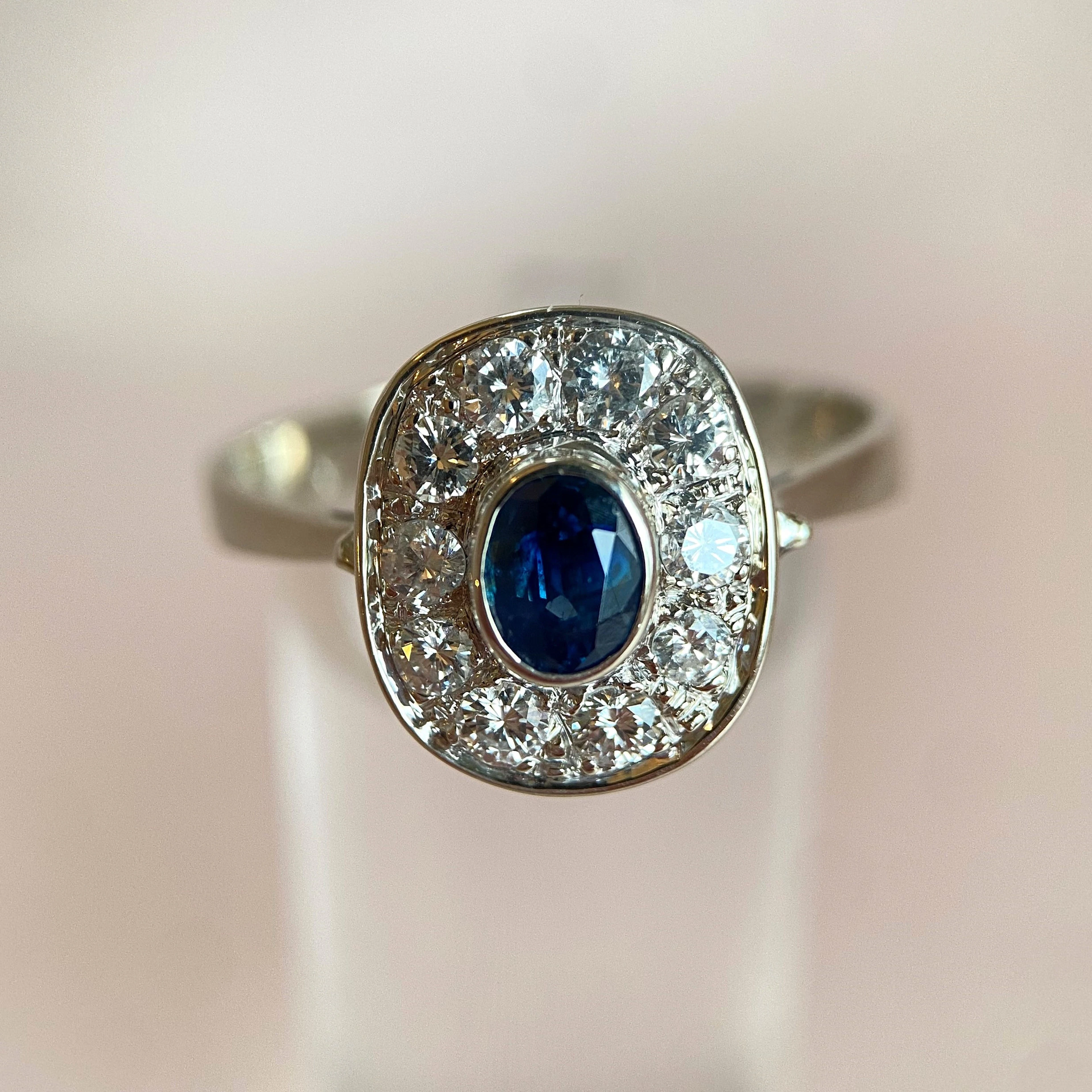Sapphire and diamonds in white gold: “Winter Garden”