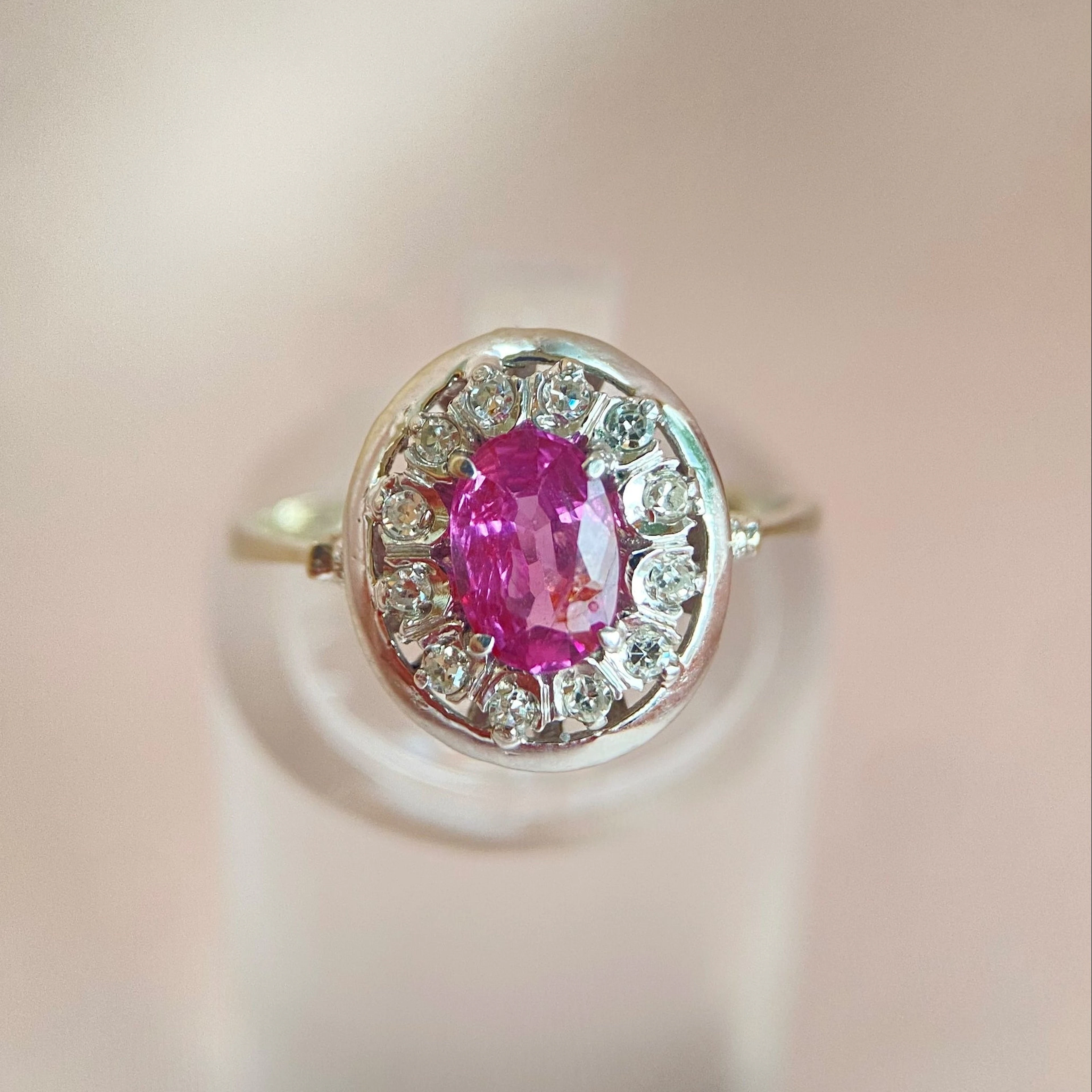 White gold ring with pink sapphire and diamonds (1990–2000)