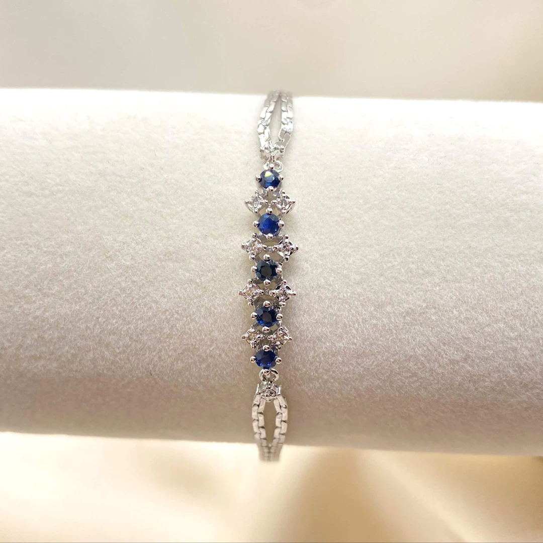 Elegant bracelet in 585 white gold with sapphires & diamonds (1970–2001)