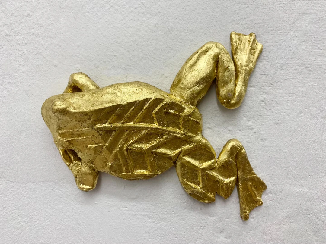 Veronika Veit "crushed sculpture of a frog" - Zweigstelle Berlin