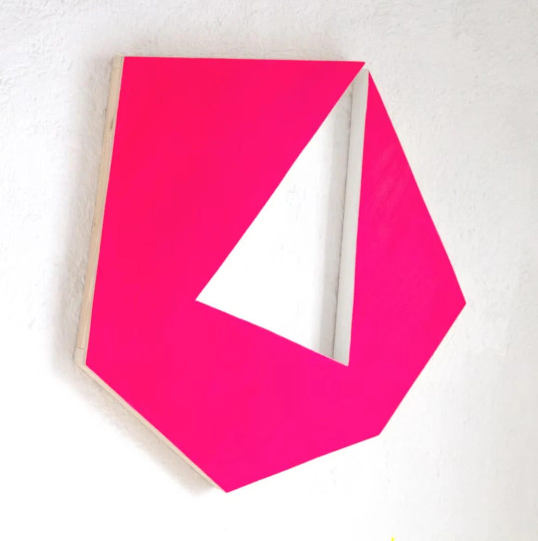Inge Jakobsen "Shaped magenta" - Zweigstelle Berlin