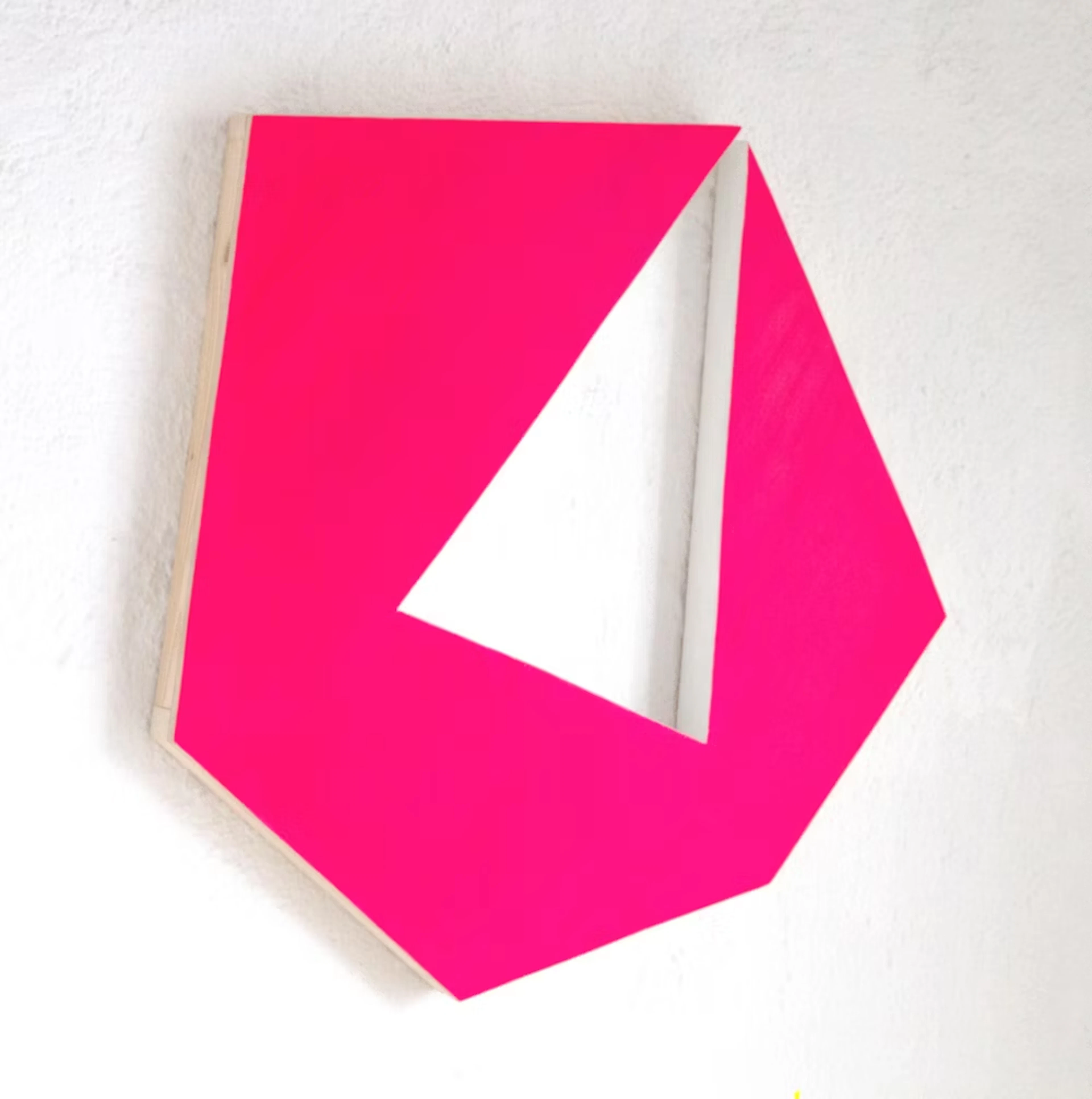 Inge Jakobsen "Shaped magenta" - Zweigstelle Berlin