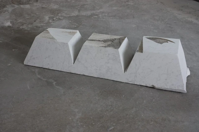 Florian Ecker „unbetitelter Barren 3“ - Zweigstelle Berlin