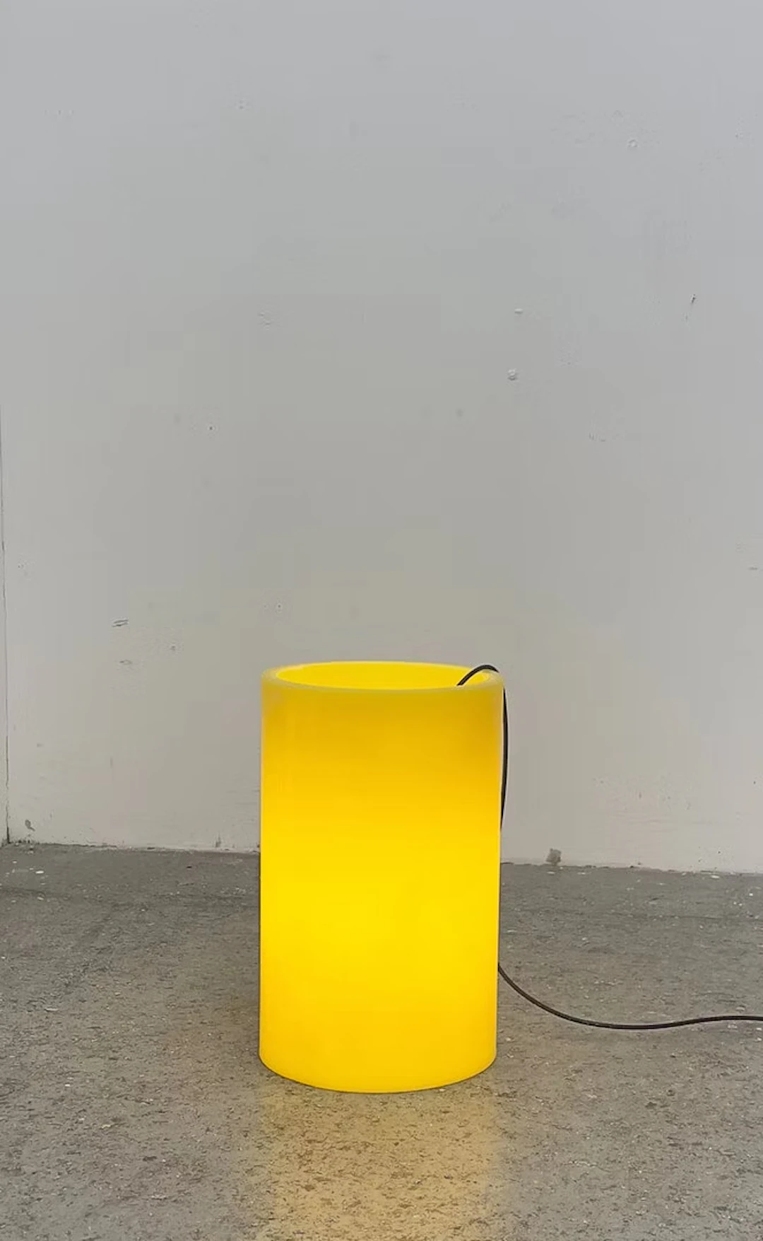 Inge Gutbrod "light-soaked, Zitronengelb" - Zweigstelle Berlin