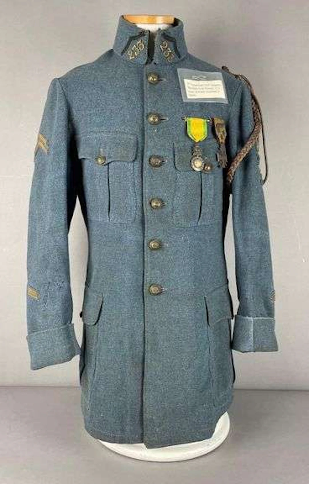 WW1 French Horizon Blue Combat Tunic with Medals
