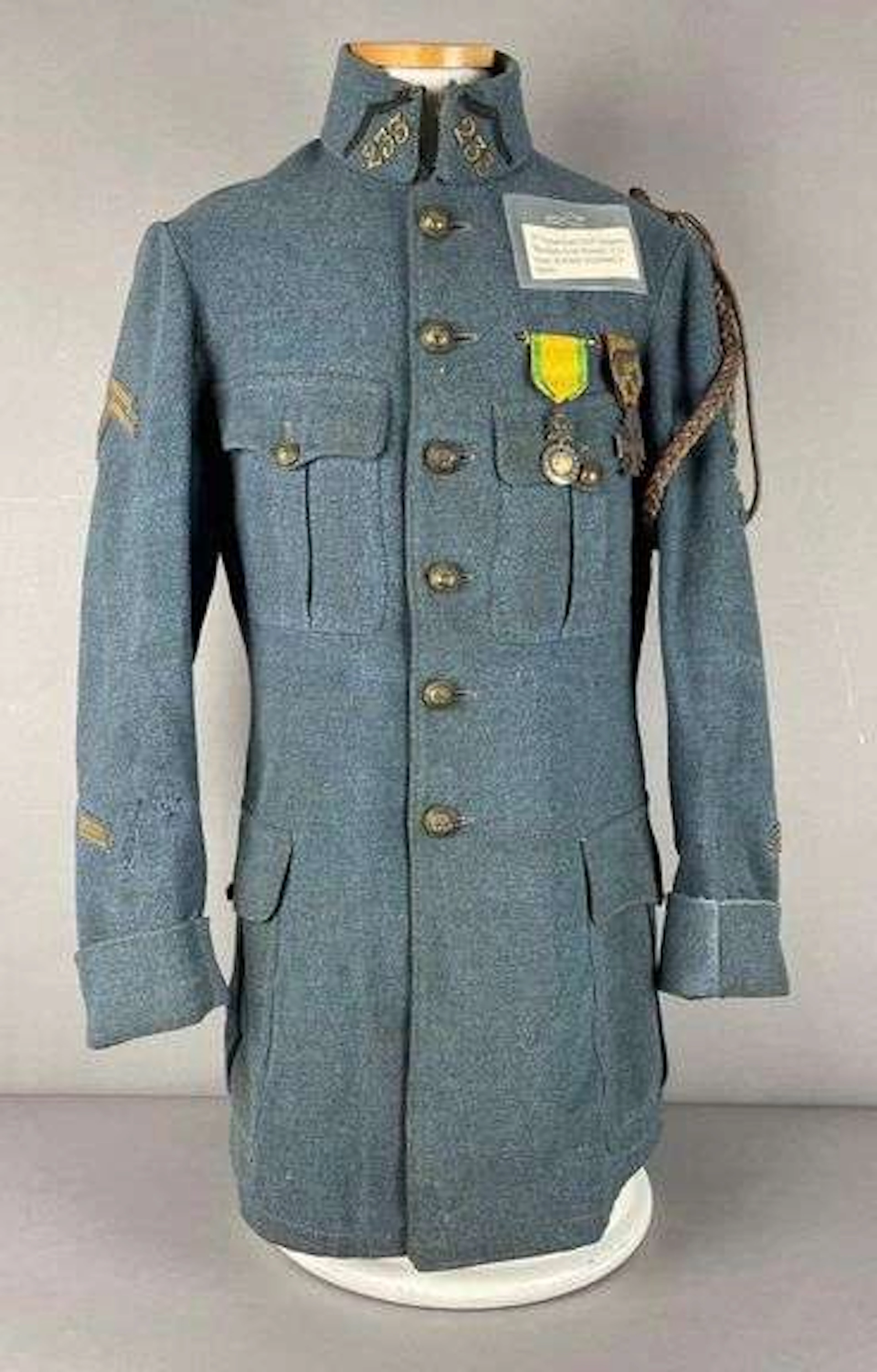 WW1 French Horizon Blue Combat Tunic with Medals