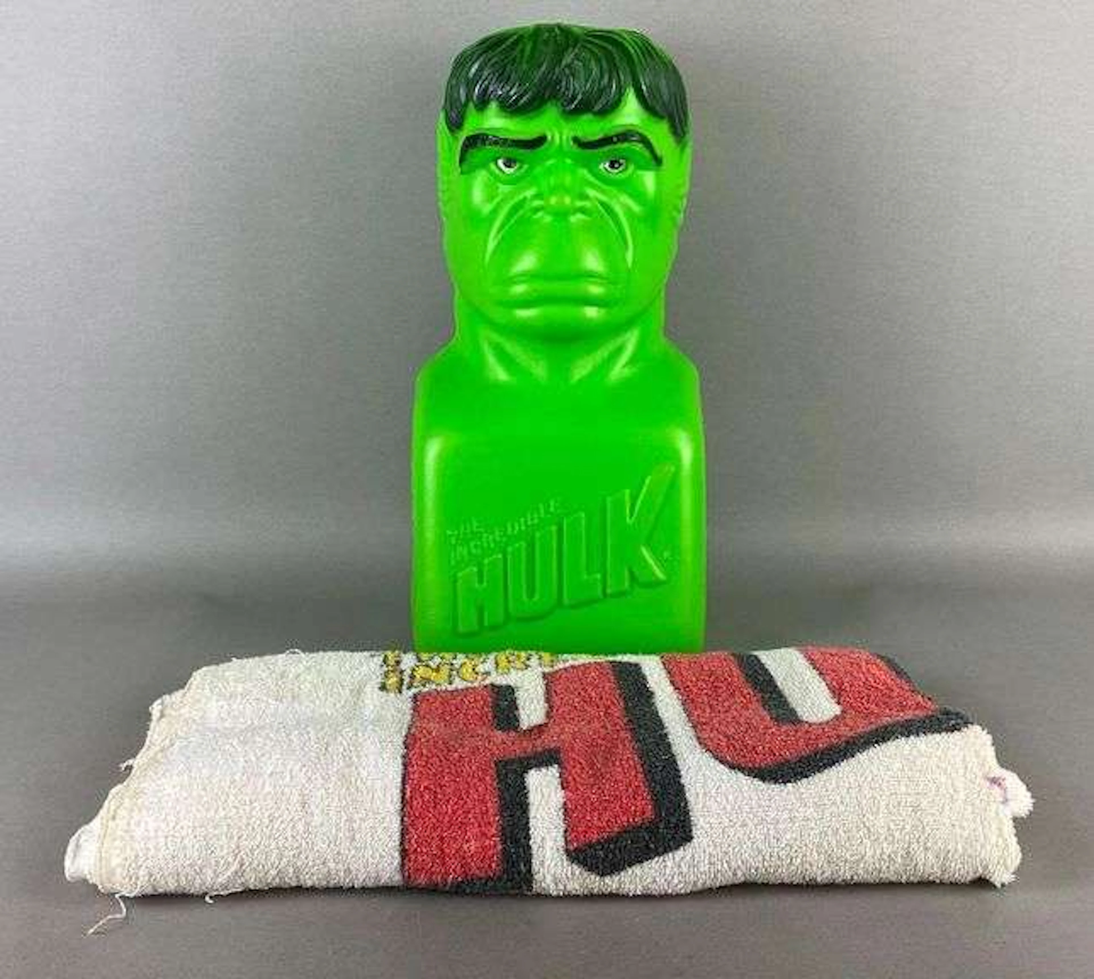 Original Superhero Collectors Edition Incredible Hulk Coin Bank