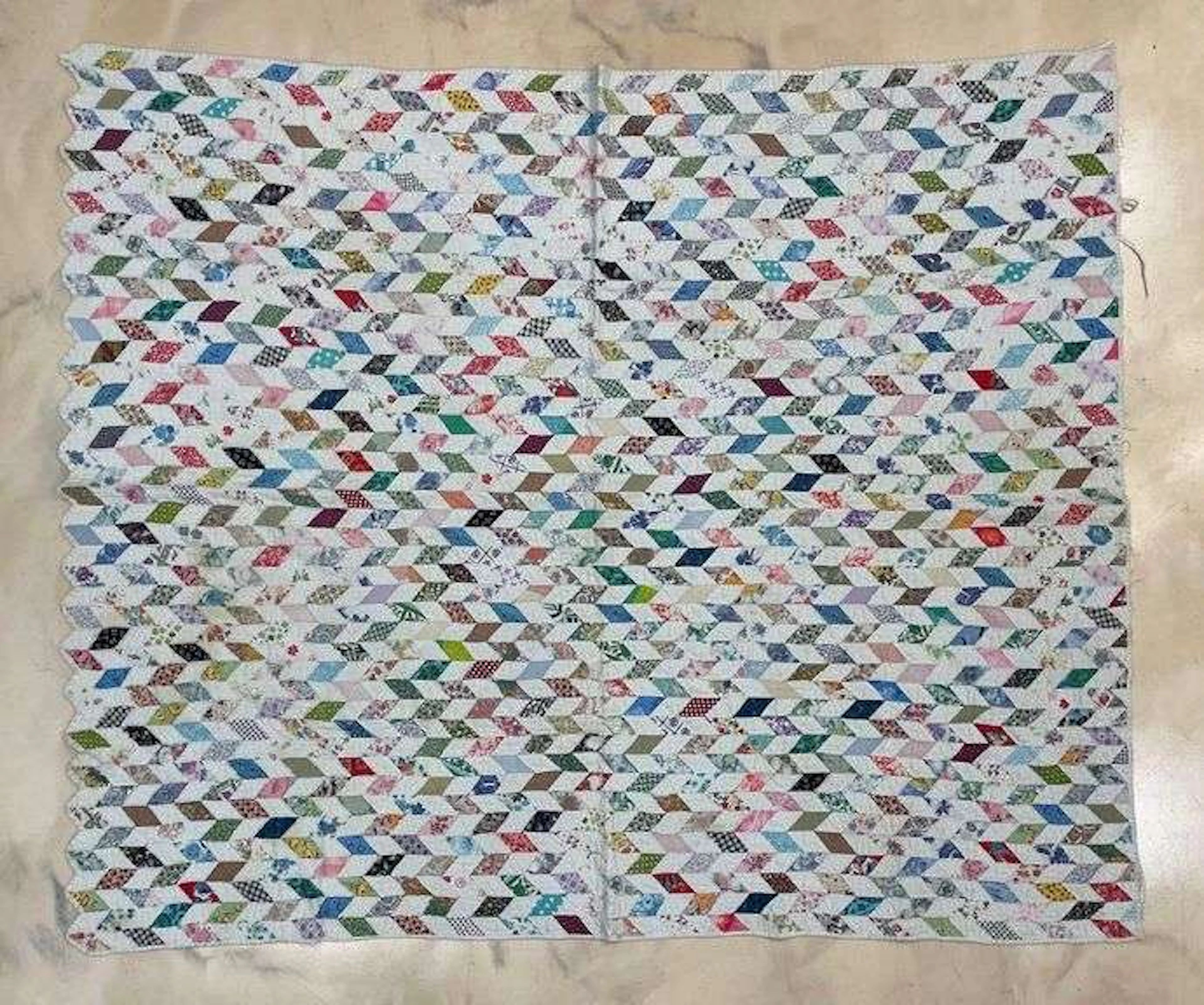 Antique Hand-Stitched Scalloped Edge Quilt