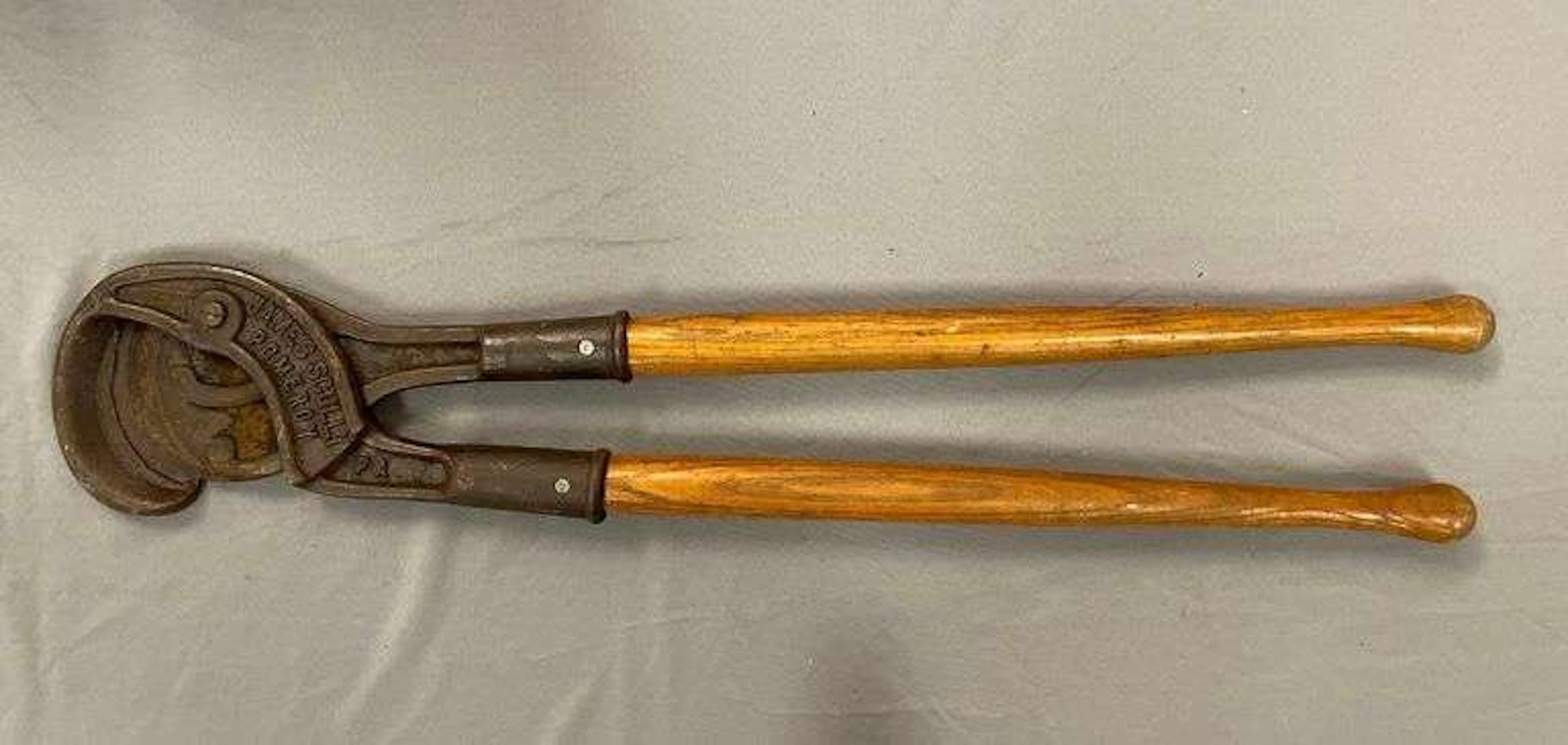 Antique James Scully Dehorning Clipper
