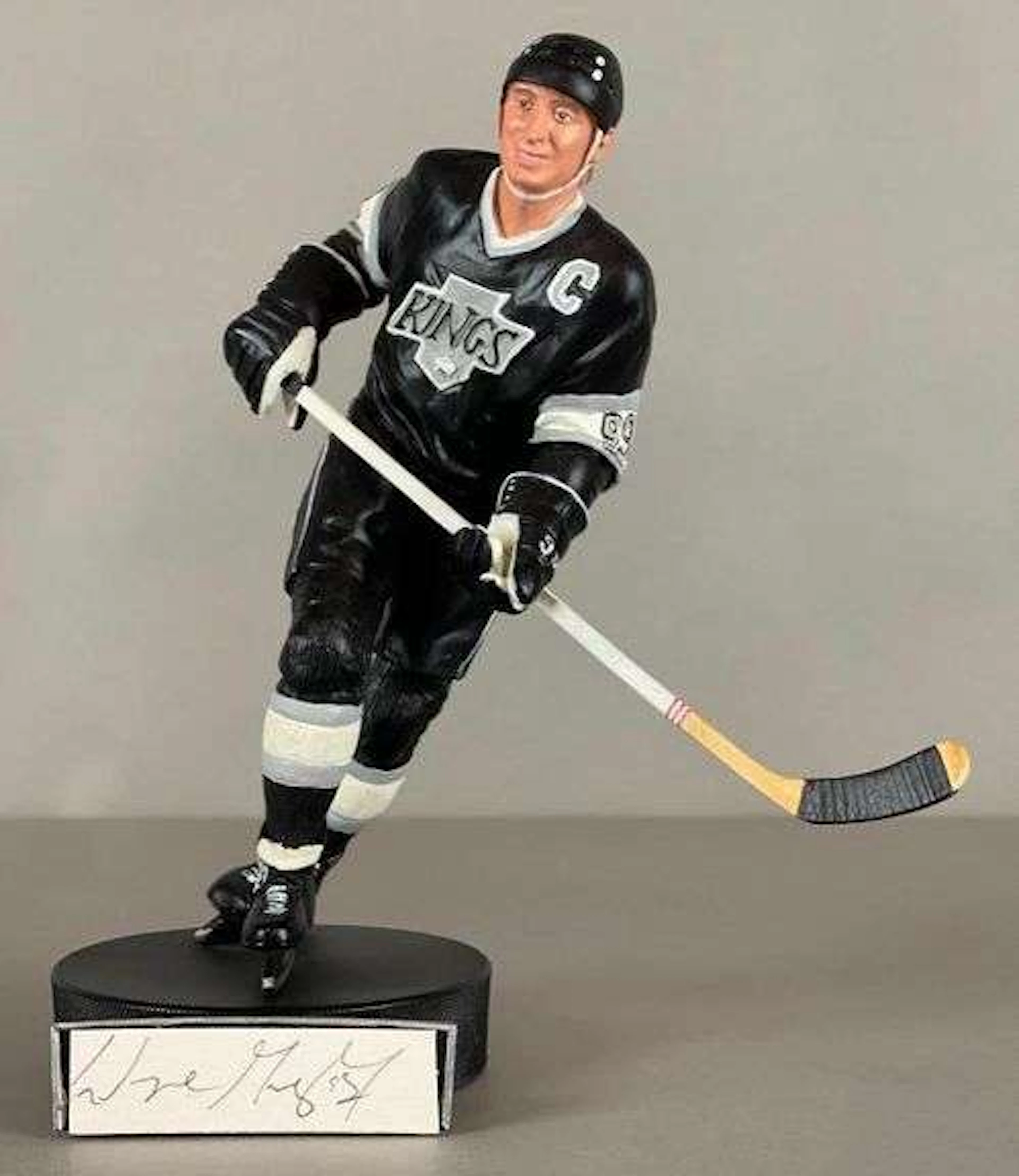 Wayne Gretzky Signed Gartlan Figurine Statue #158 with COA