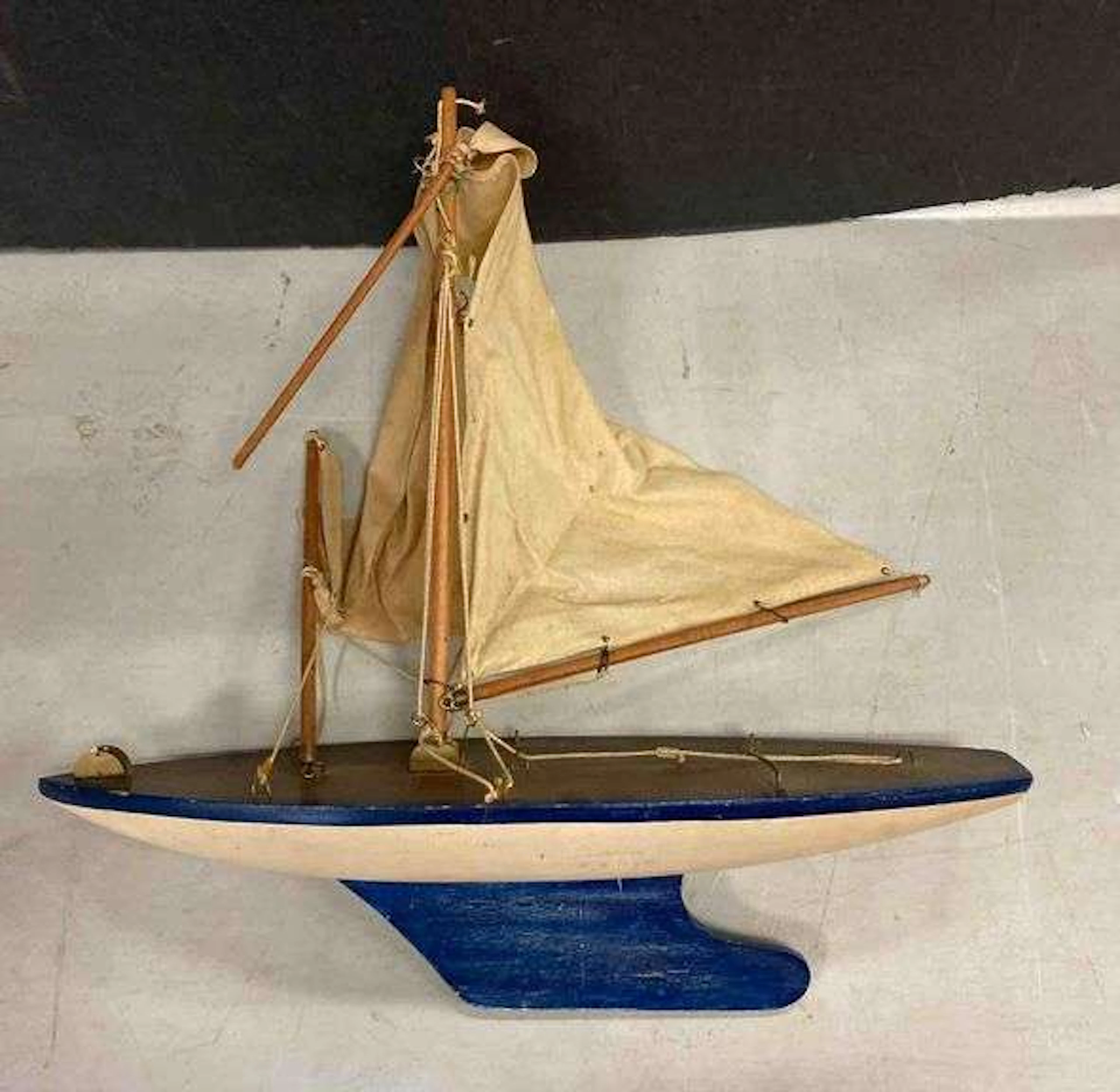 Antique 1930’s Wood Pond Yacht Model Boat