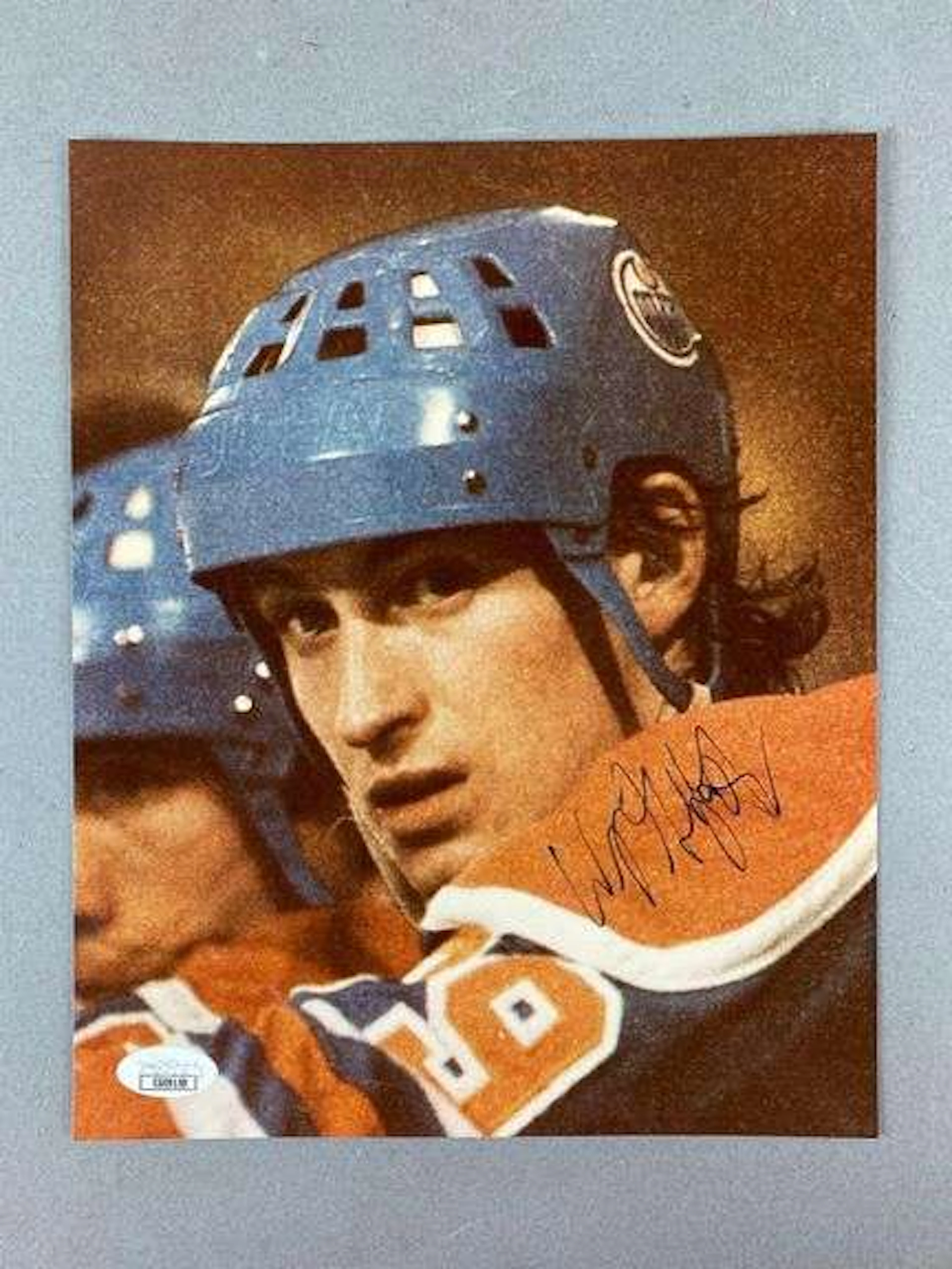 Wayne Gretzky Signed 8 x 10 Photo with JSA COA