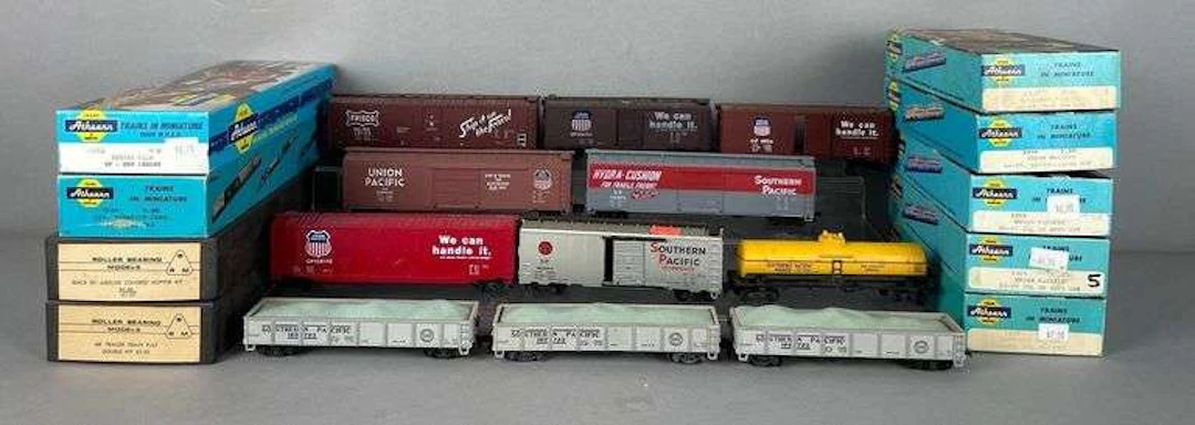 Group of Athearn and More HO Scale Train Cars