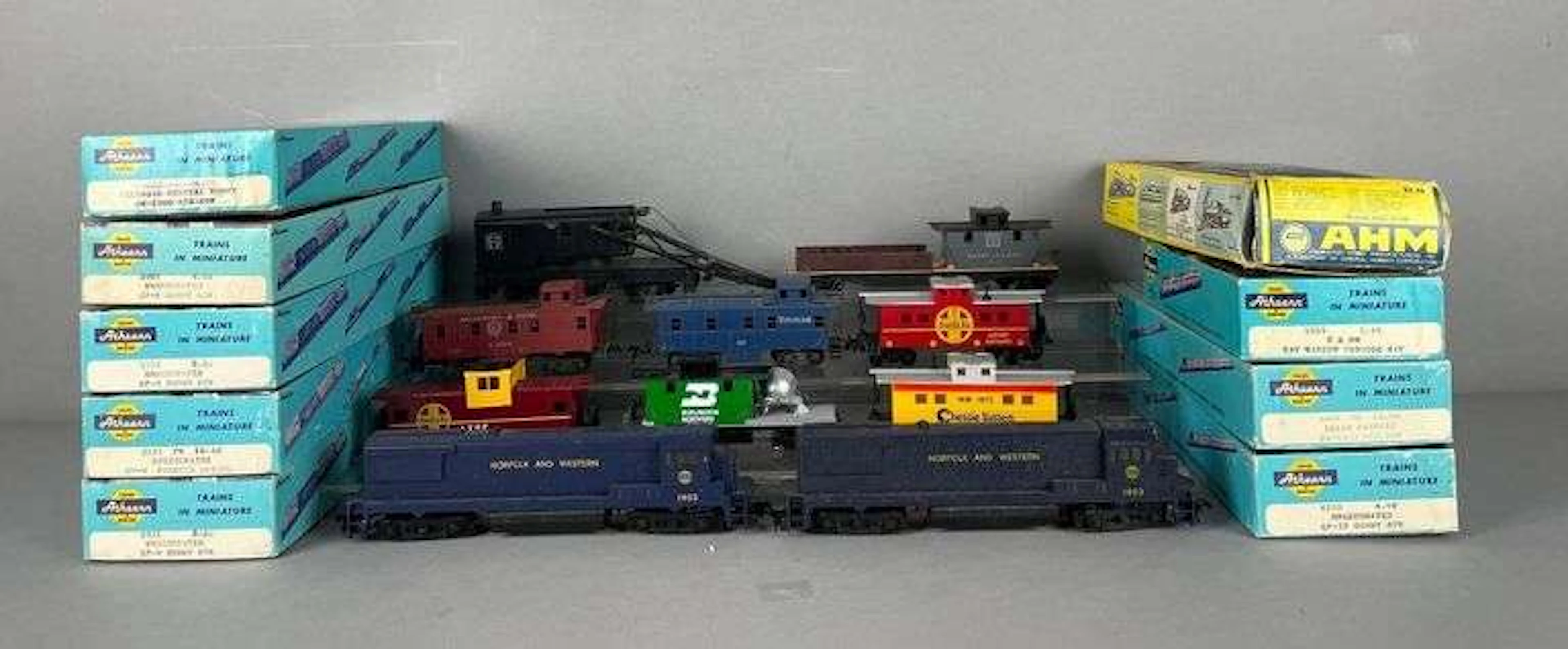 Group of Athearn and More HO Scale Train Cars